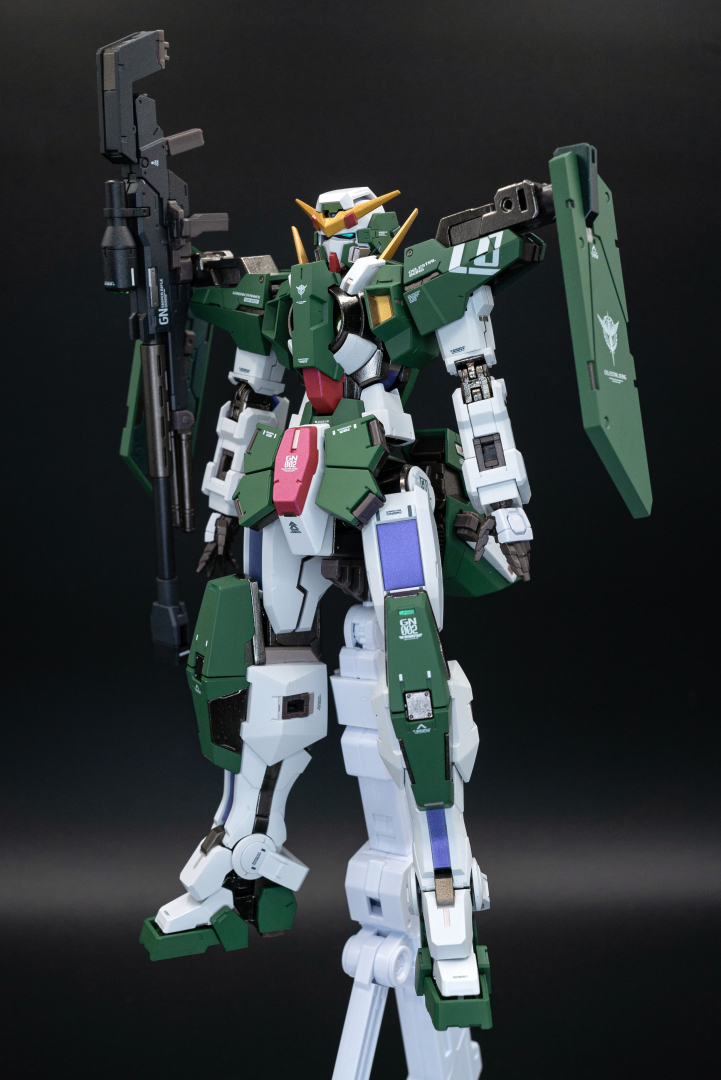 すべてのパーツを組み込んだ状態を8方向から撮影。うっとりするフォルム