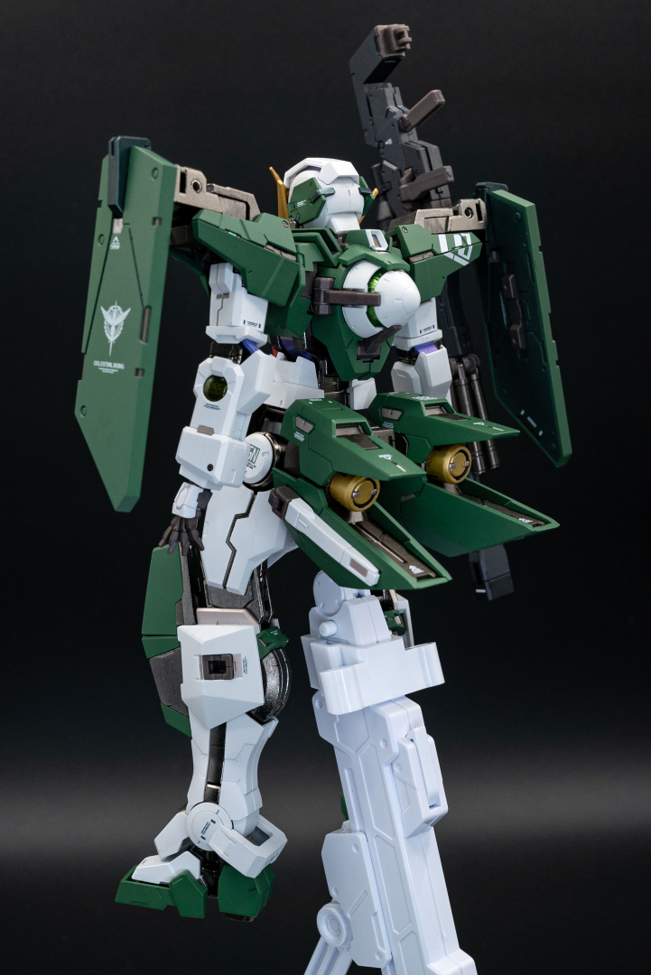 すべてのパーツを組み込んだ状態を8方向から撮影。うっとりするフォルム