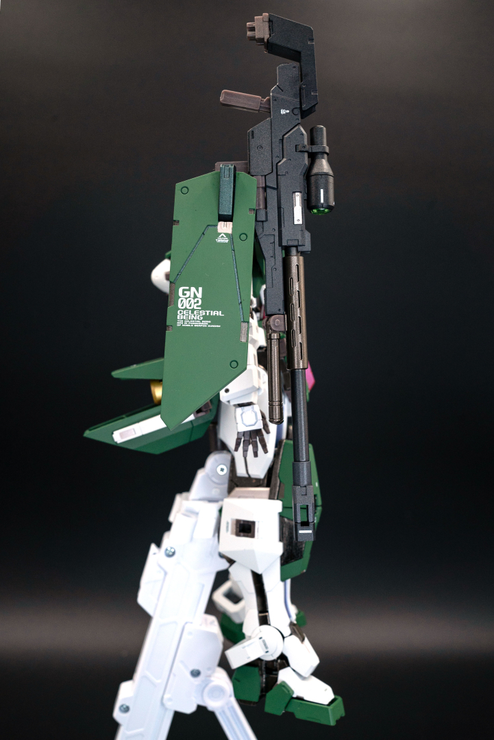 すべてのパーツを組み込んだ状態を8方向から撮影。うっとりするフォルム