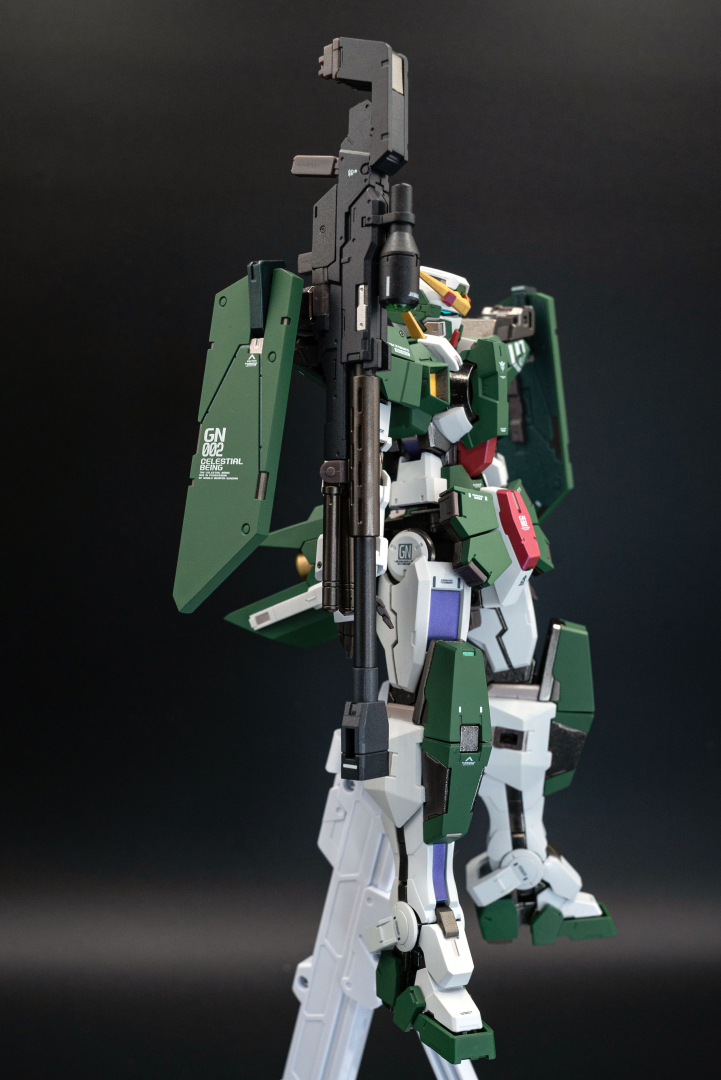 すべてのパーツを組み込んだ状態を8方向から撮影。うっとりするフォルム