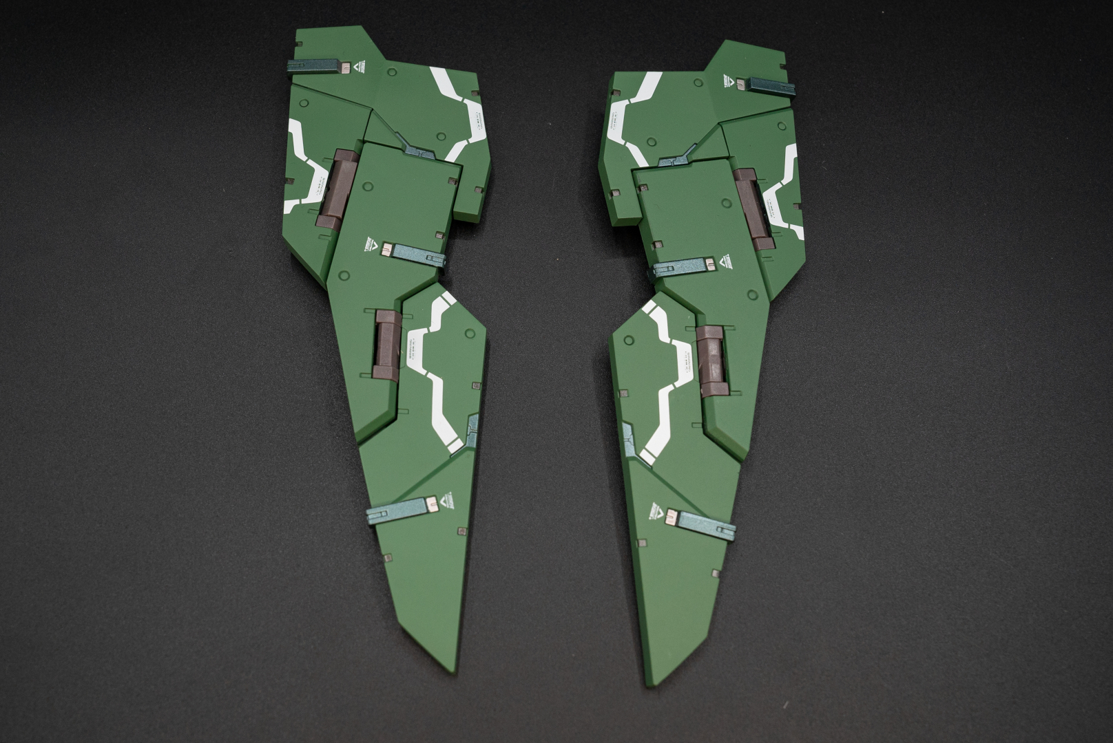 素晴らしいマーキングが施されたGNフルシールド