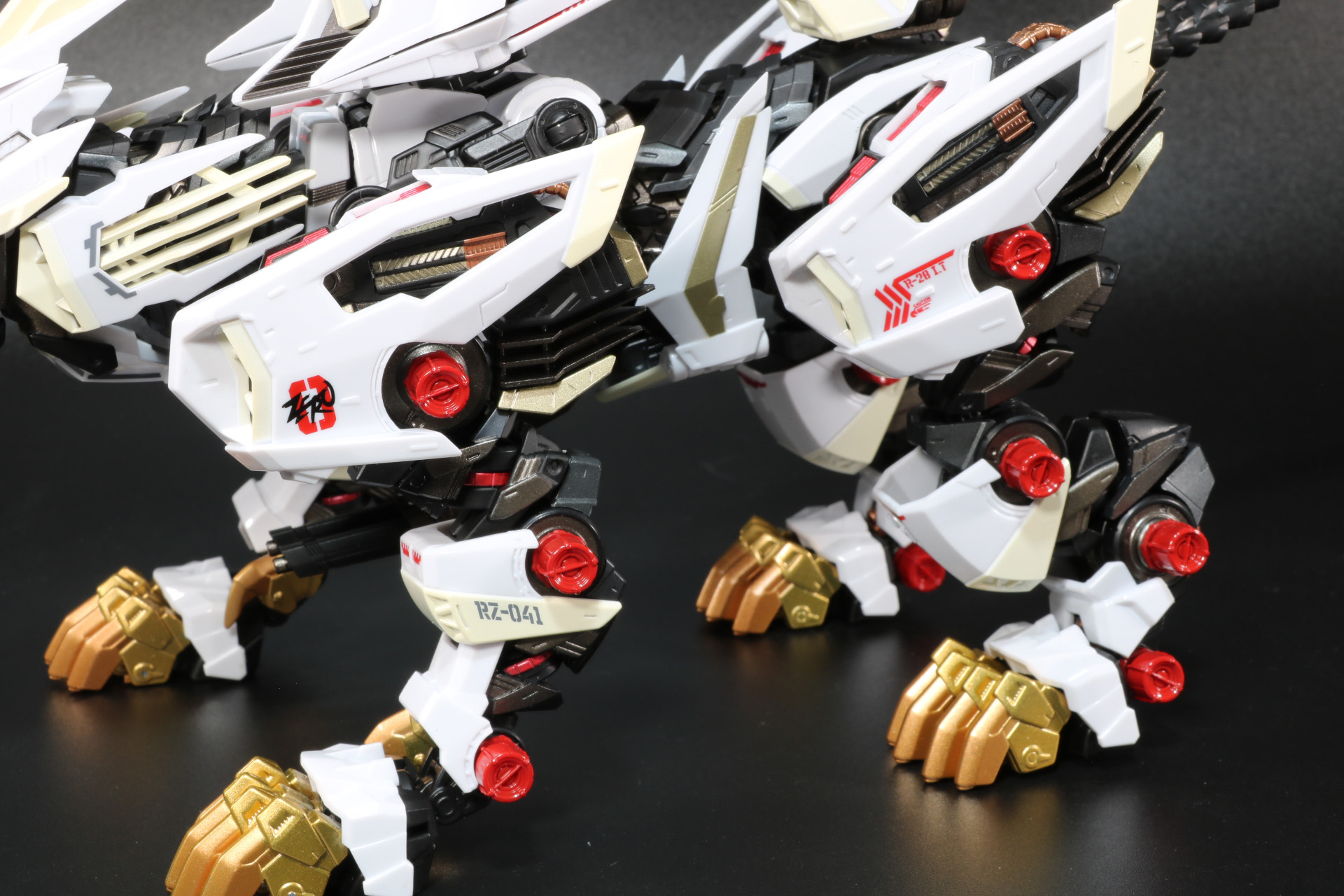 アーマーで重厚感アップ