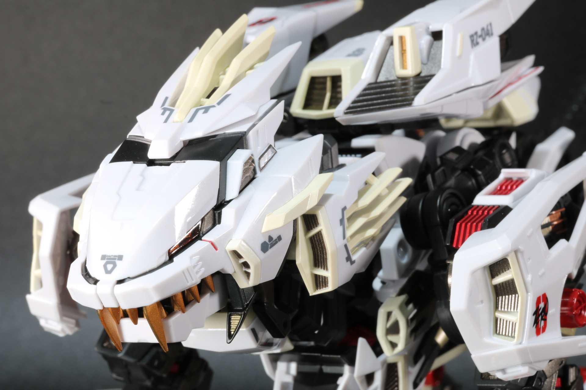 「ZERO」のマーキングが印象的