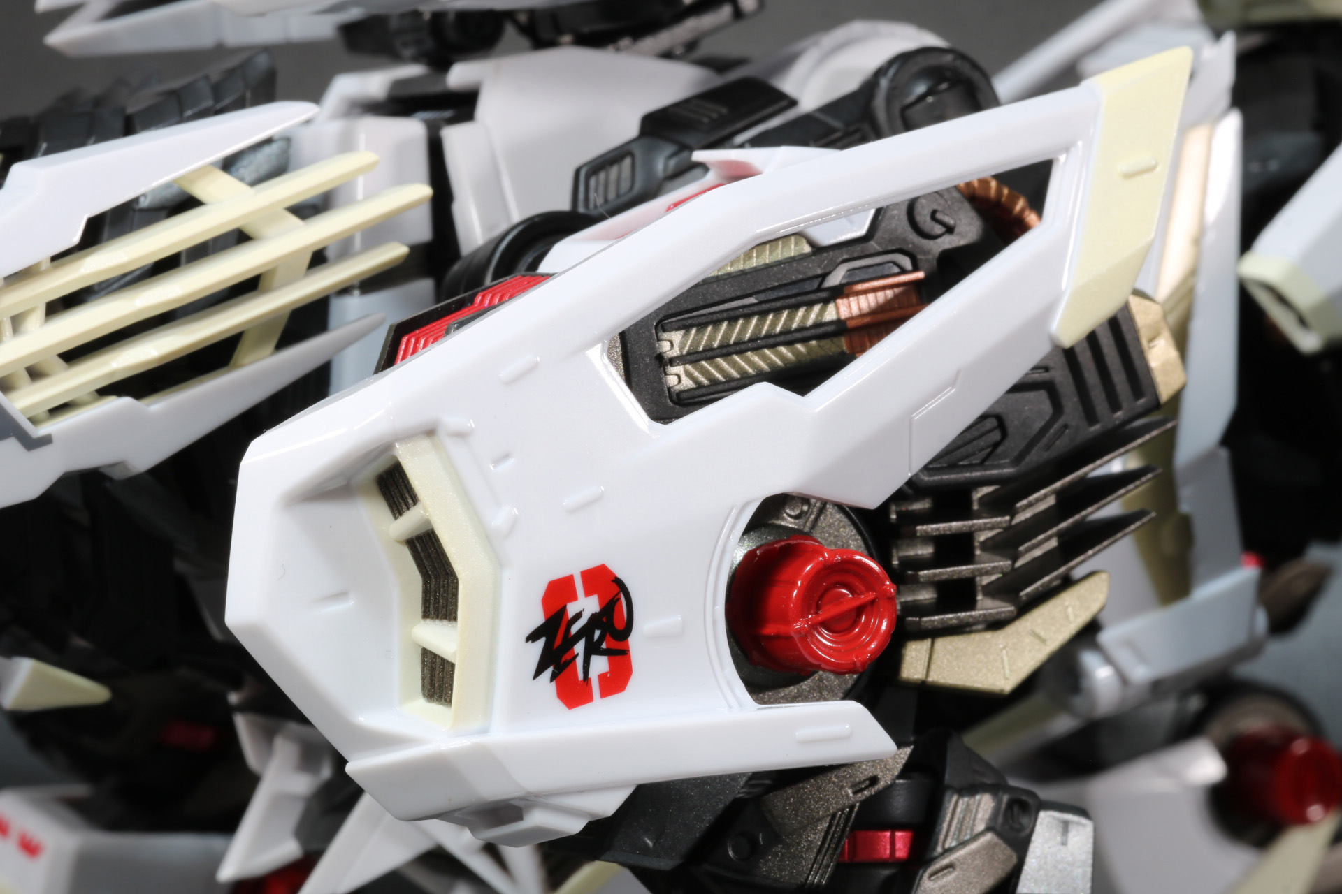 「ZERO」のマーキングが印象的