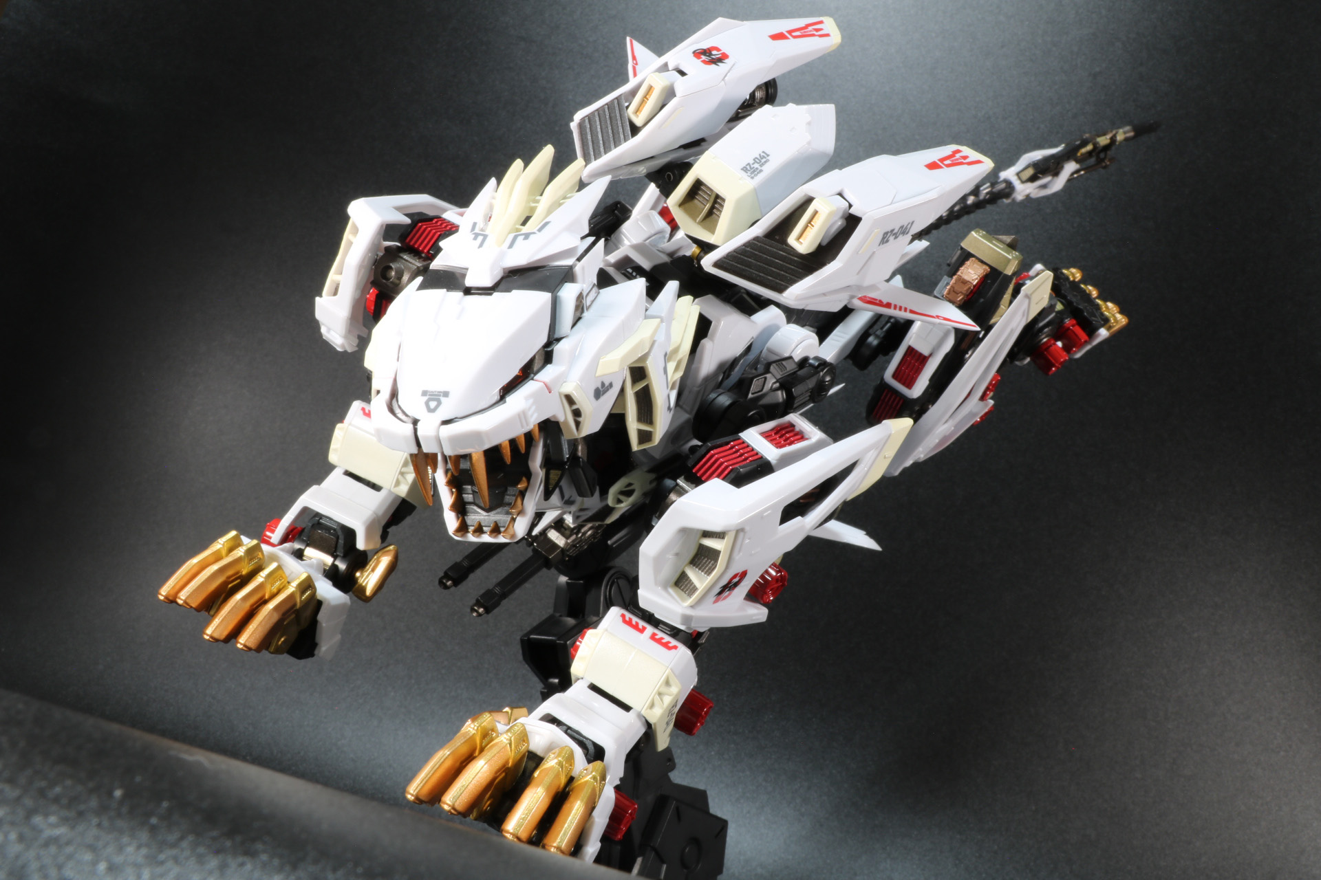 威風堂々と歩いていく姿も様になる