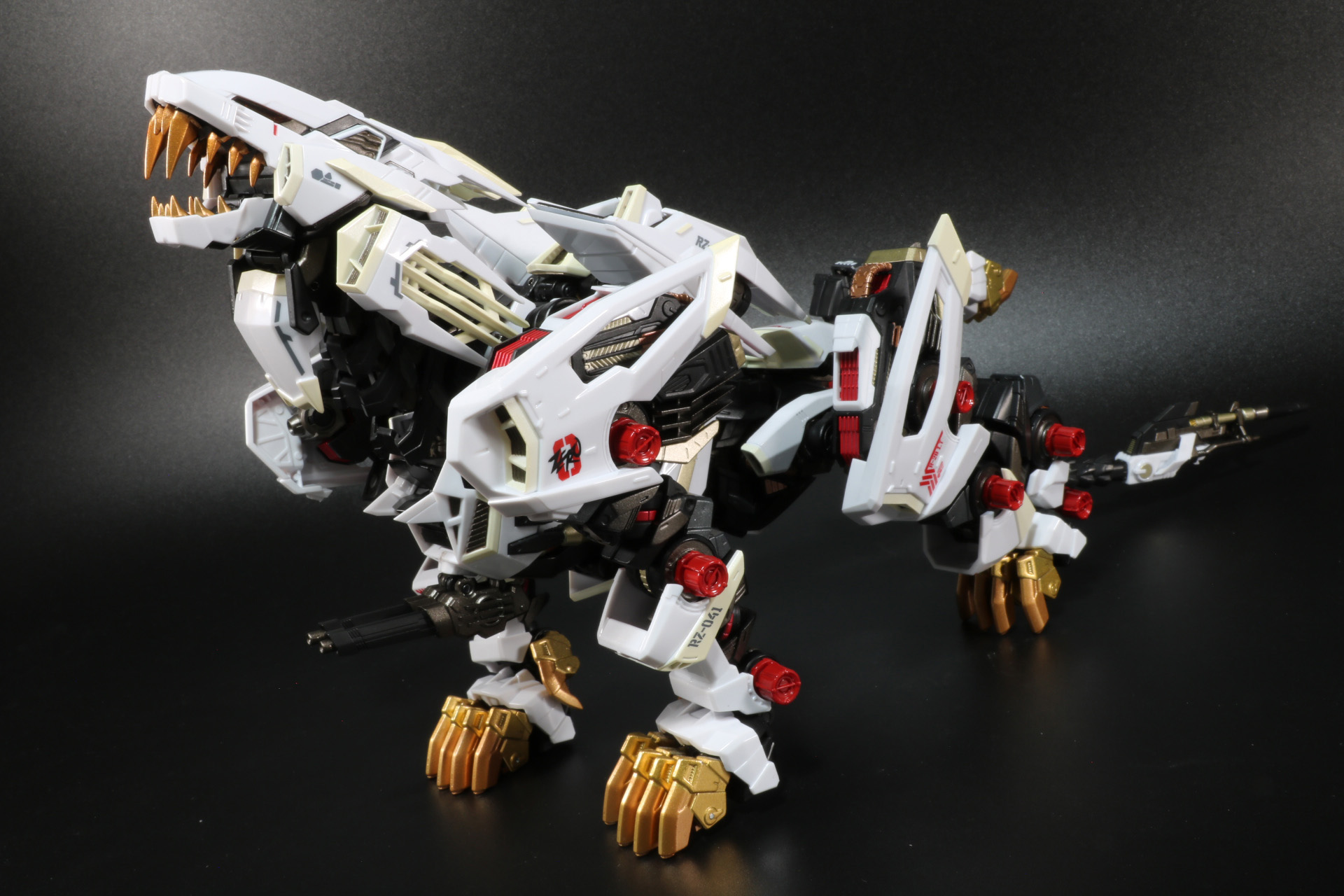 雄たけびを上げて、まるで飛ぶように疾駆