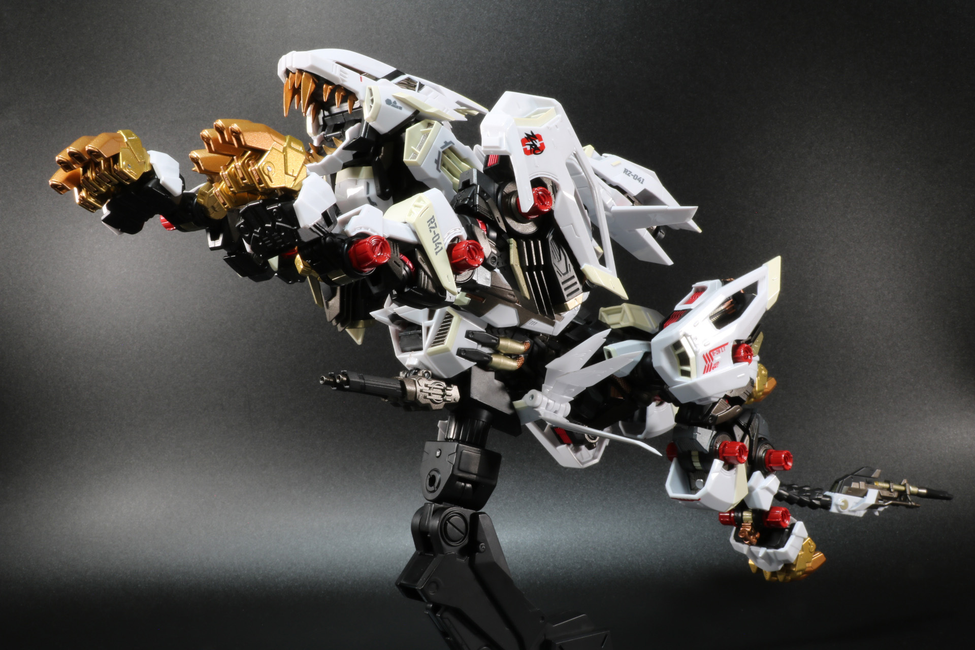 雄たけびを上げて、まるで飛ぶように疾駆