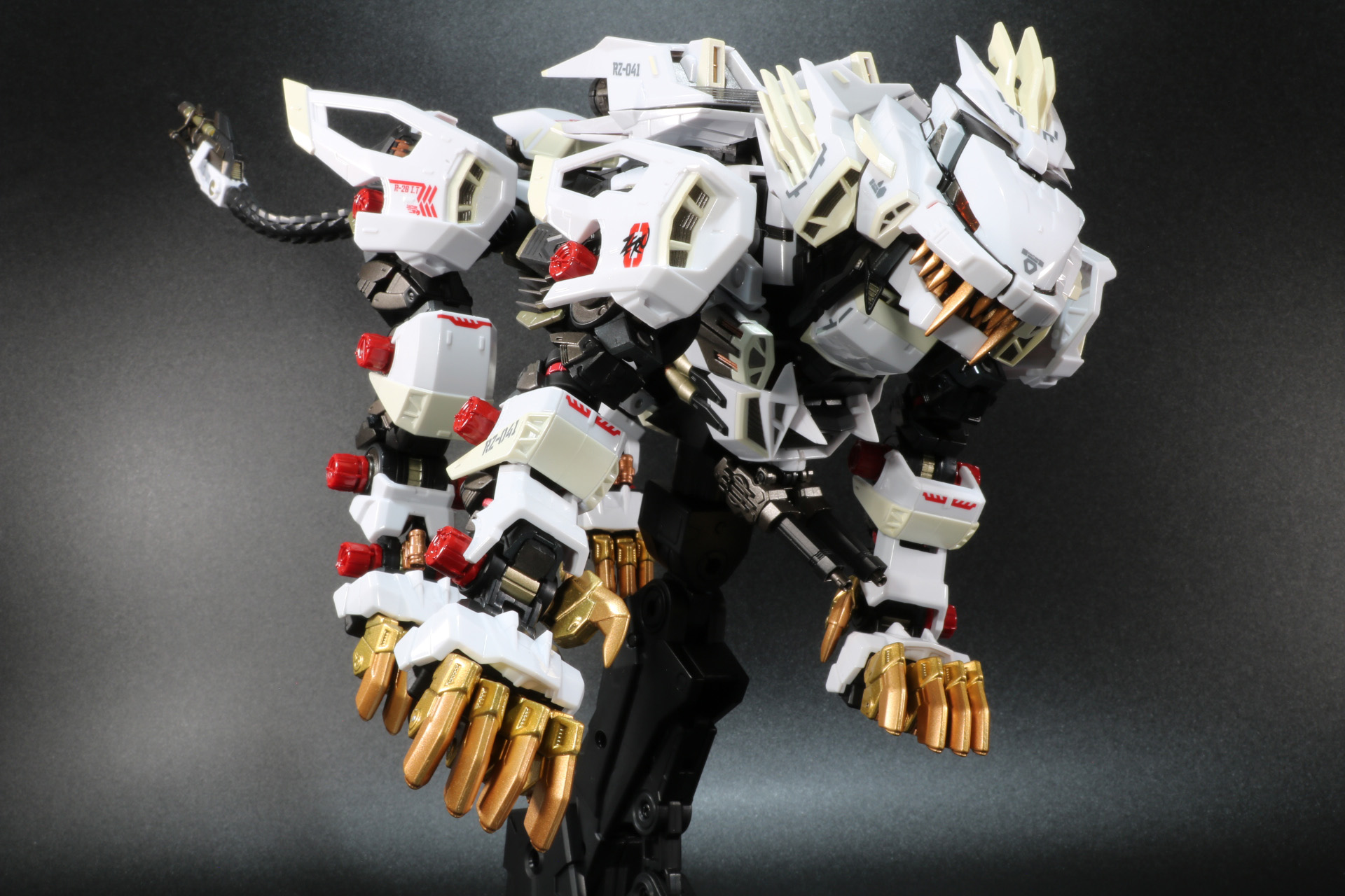 威風堂々と歩いていく姿も様になる