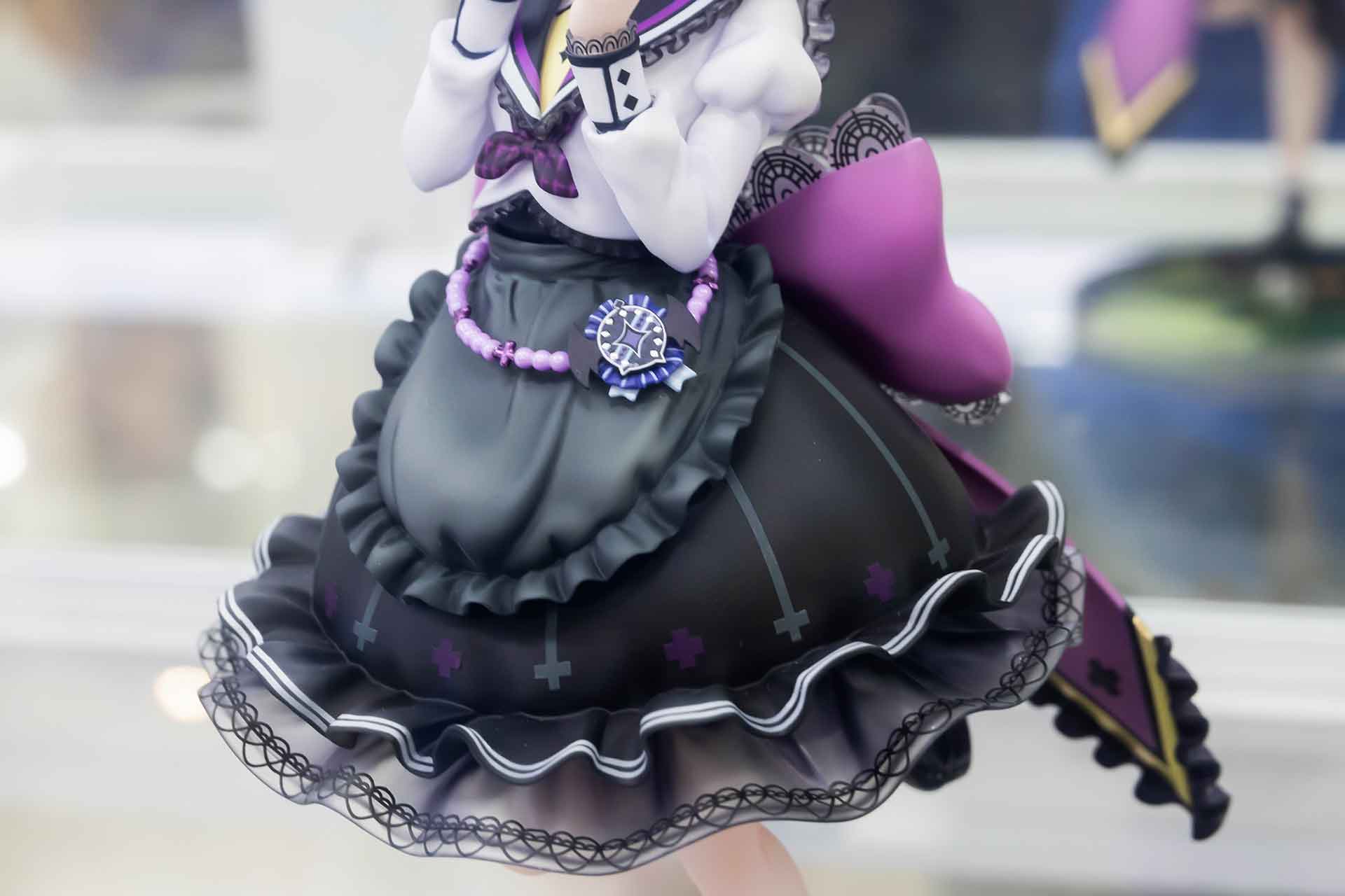 背中側には、かなり大きめのリボンが付けられている