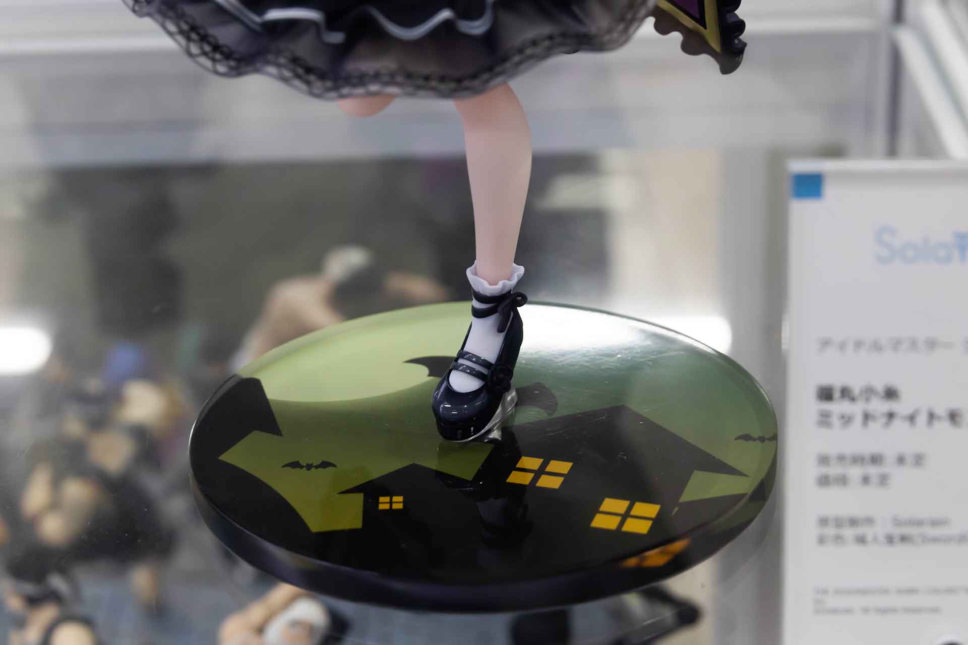 福丸小糸の台座部分も、樋口円香と同様にハロウィン風のデザインが採用されている