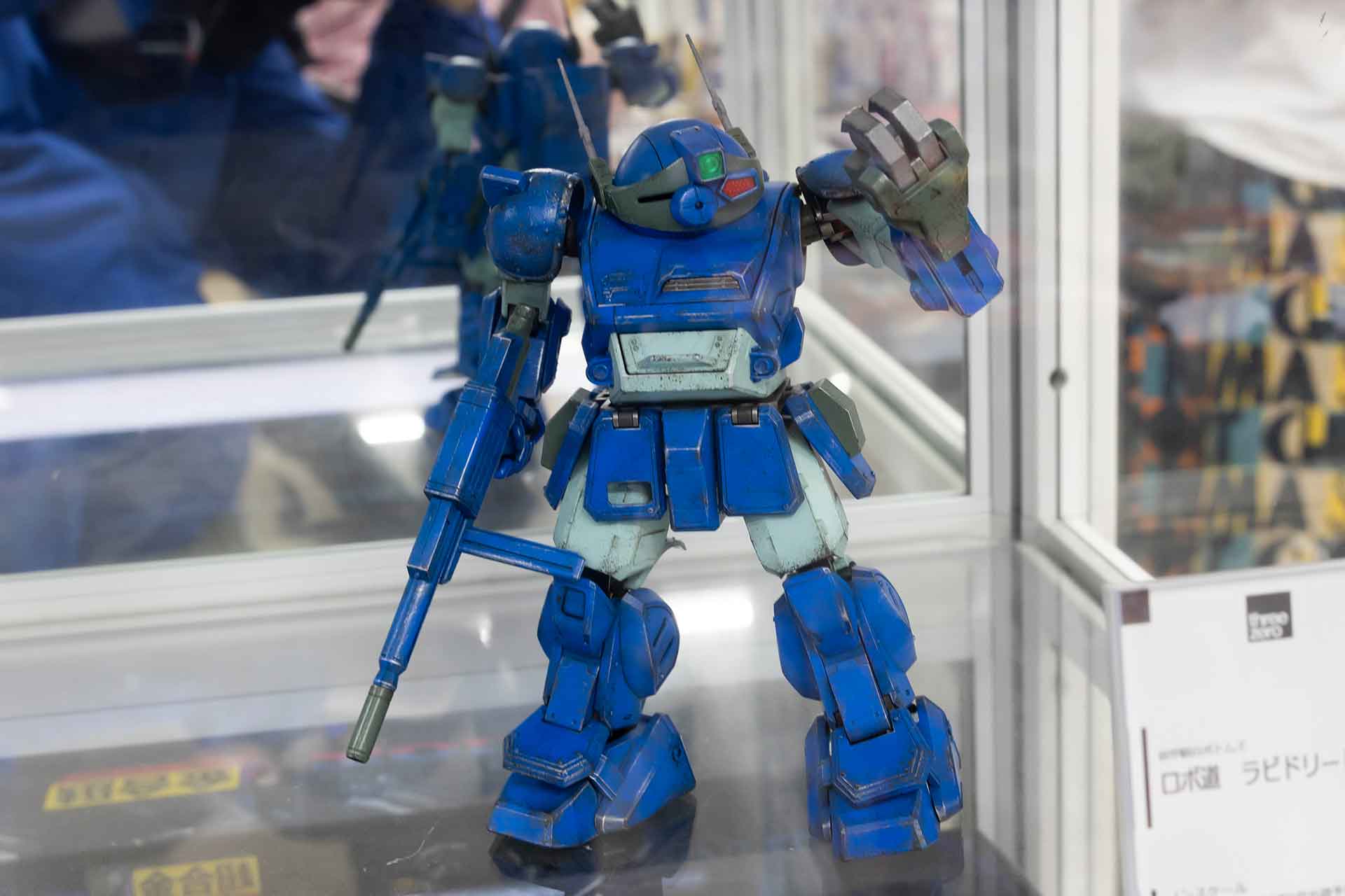 ノンスケールフィギュアだが、サイズは全高約159mmだ