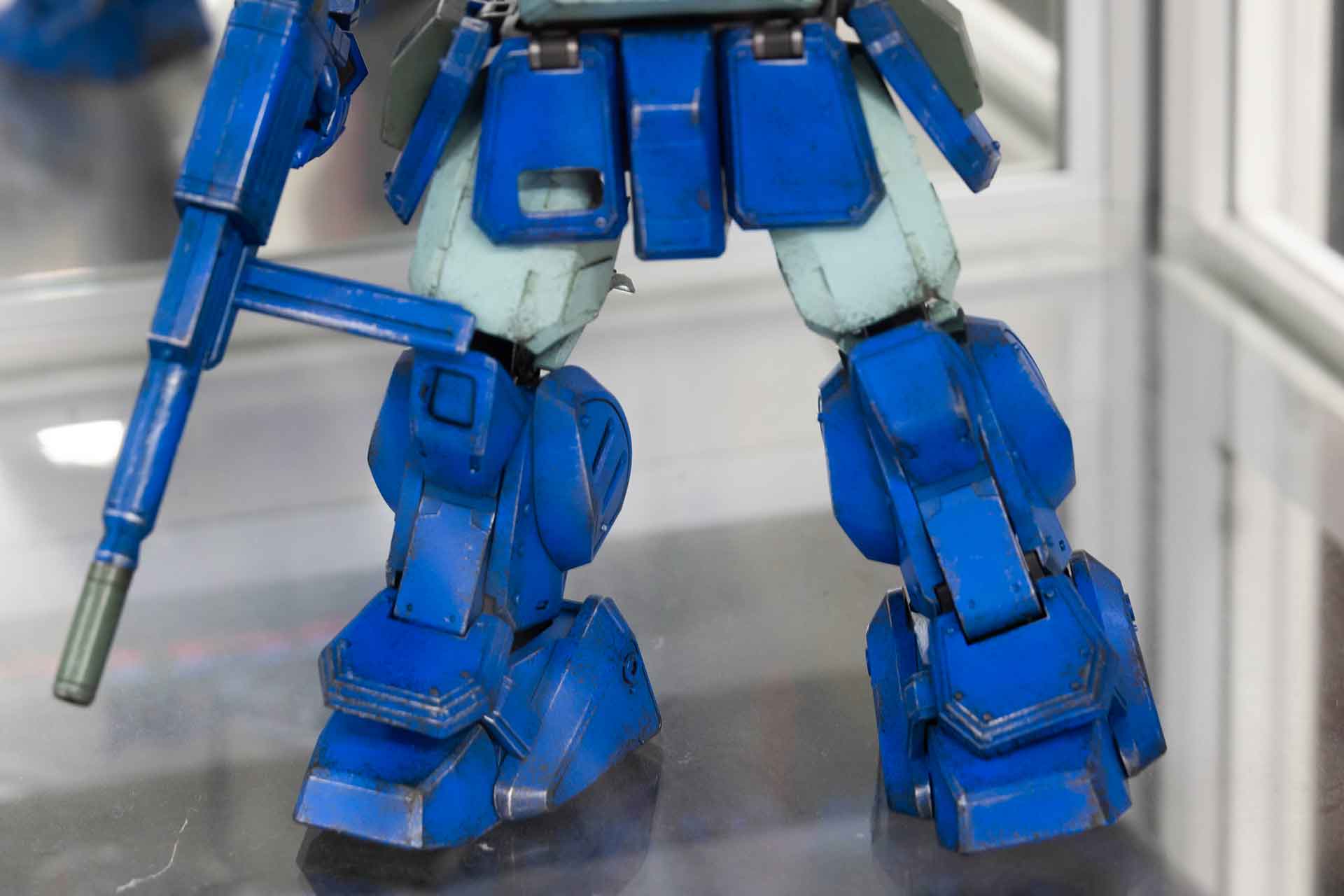 足元もずっしりとしており、安定感がある