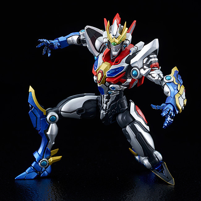 ※付属の専用グリップパーツを使用することで、「MODEROID フルパワーグリッドマン」（別売）にダイナミックキャノンを持たせる事が可能。※付属の武器持ち手（左）を使用する事で、カイゼルグリッドナイトにグリッドマンキャリバーを持たせる事が可能