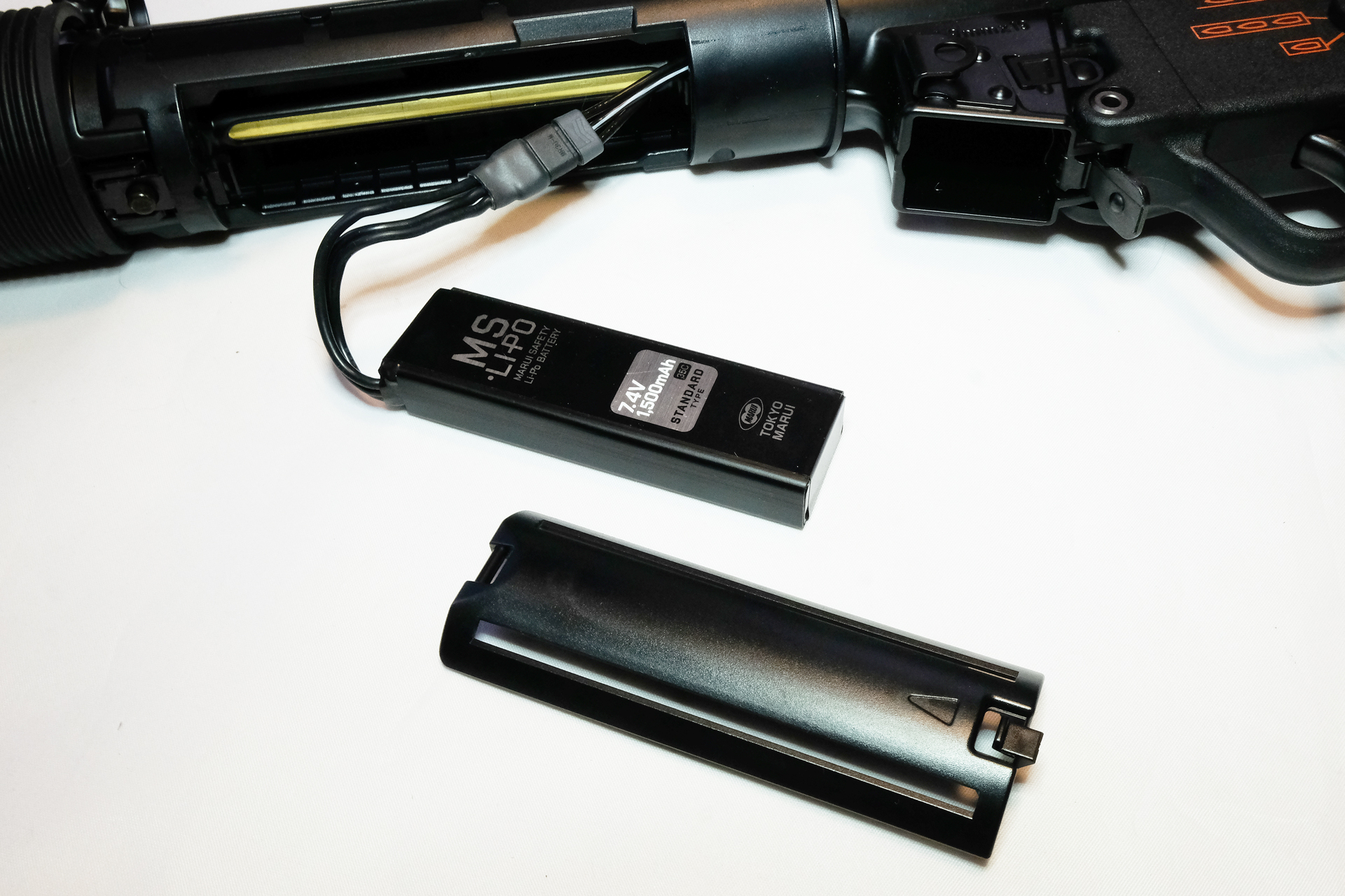 専用カバーで「MS Li-Po バッテリー」を保護する