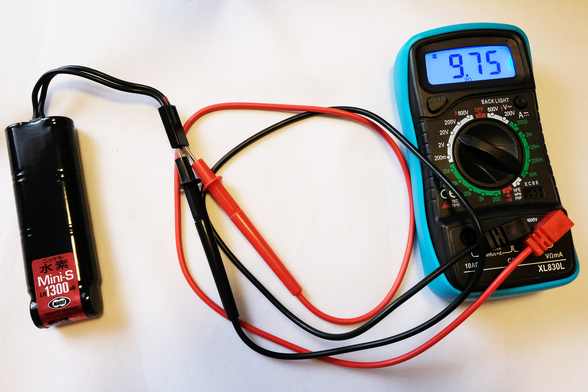 ニッケル水素バッテリーの電圧は9.75V