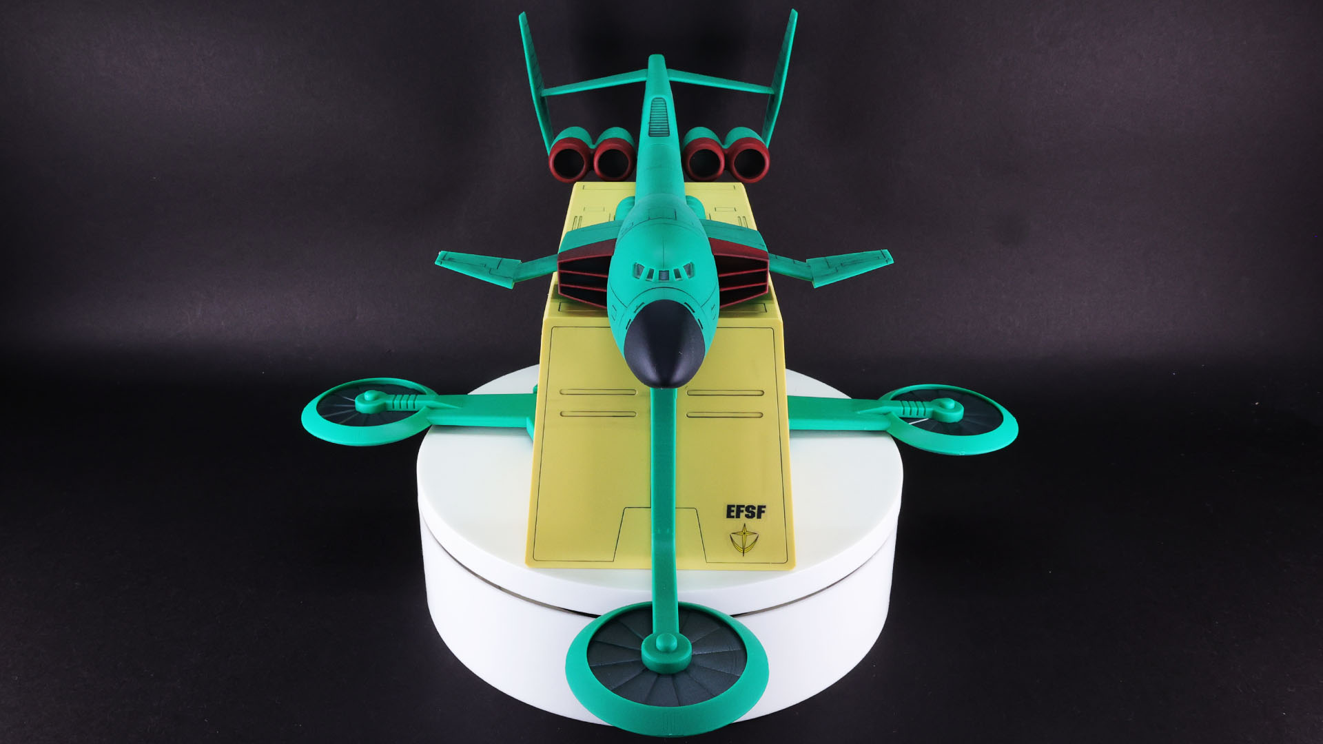 MS2機を運べる機能を持つ、特殊な構造の航空機
