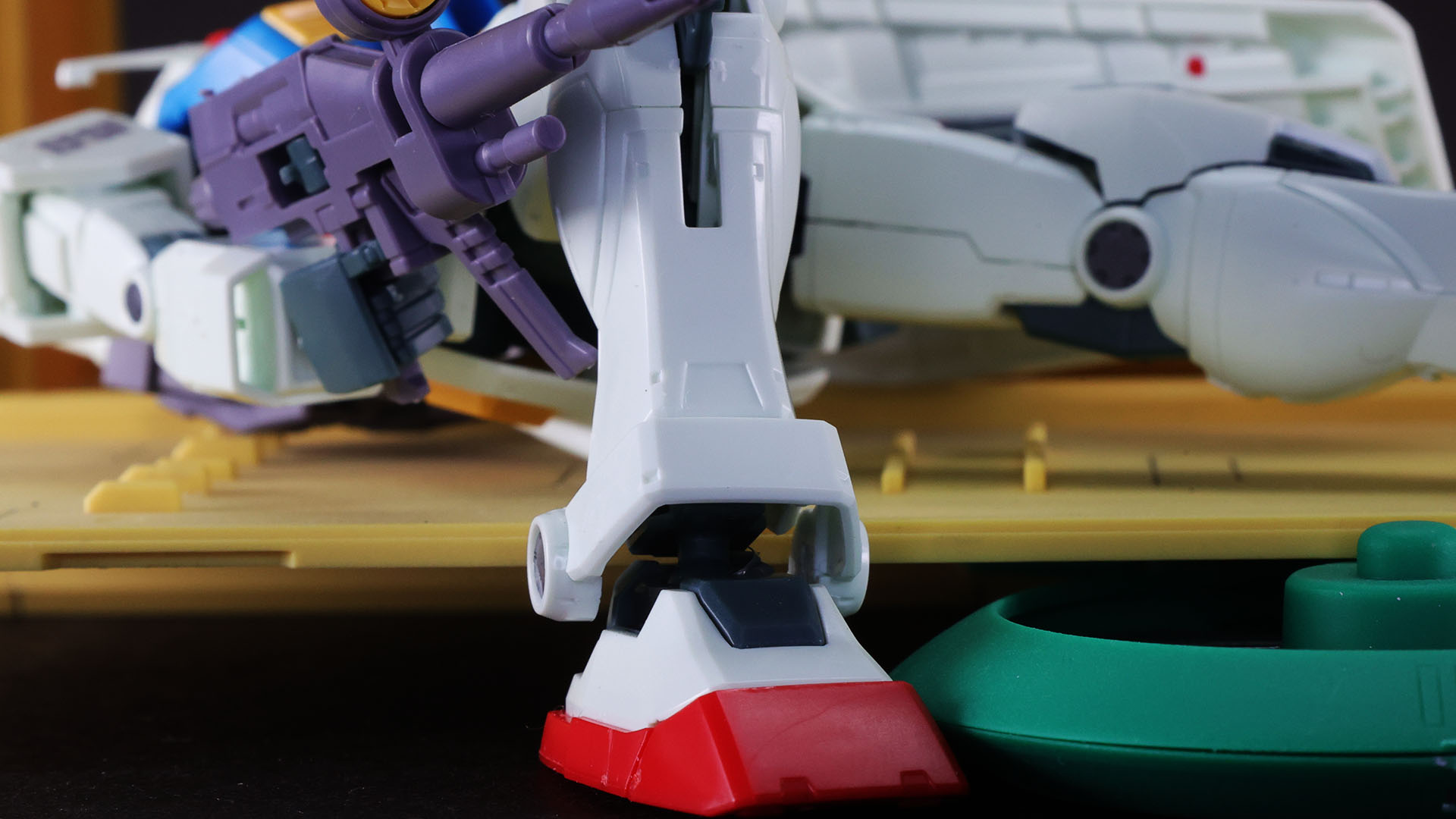 ガンダム、アレグランサ島に立つ！