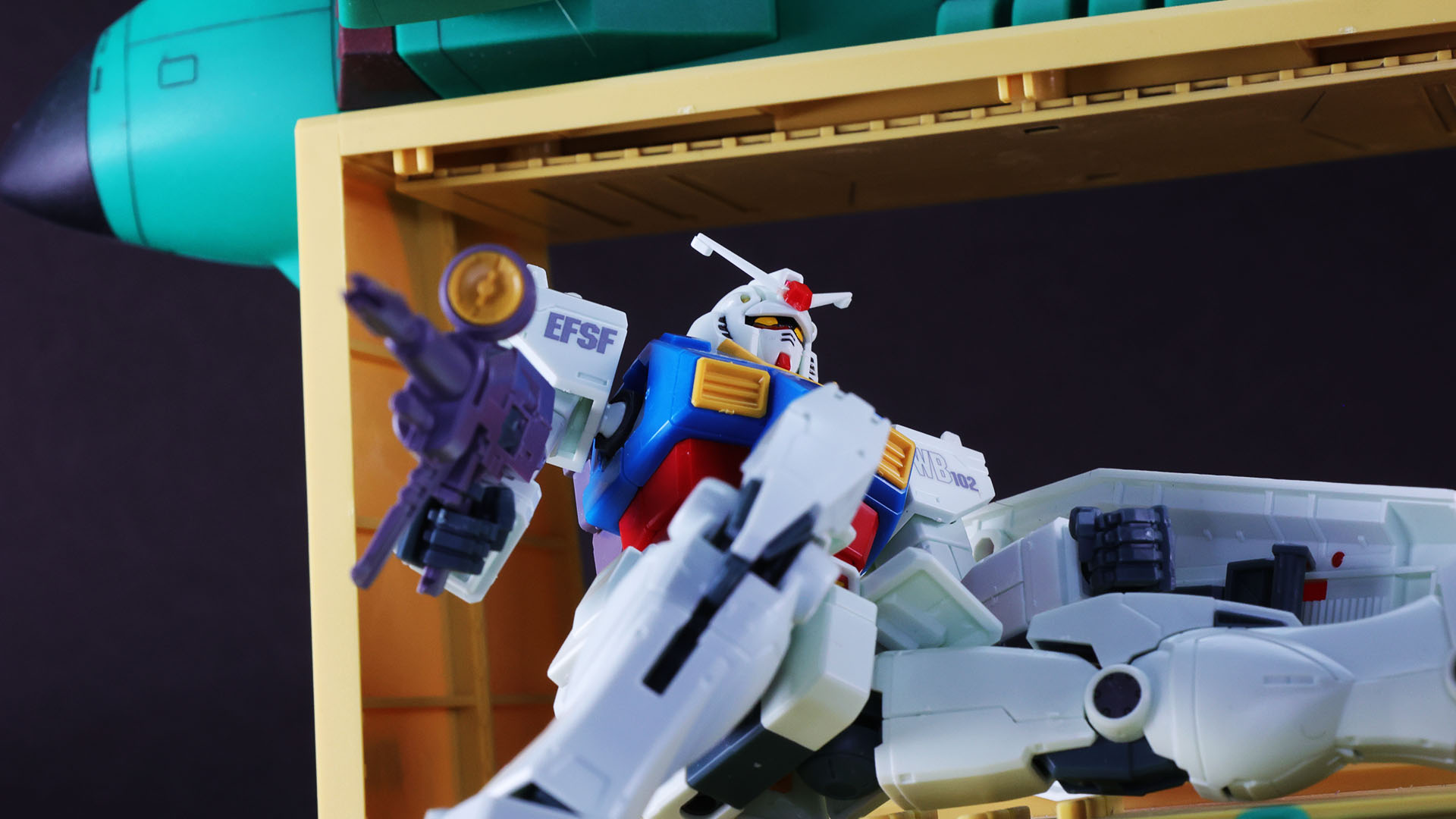 ガンダムとガンキャノン、調査を開始