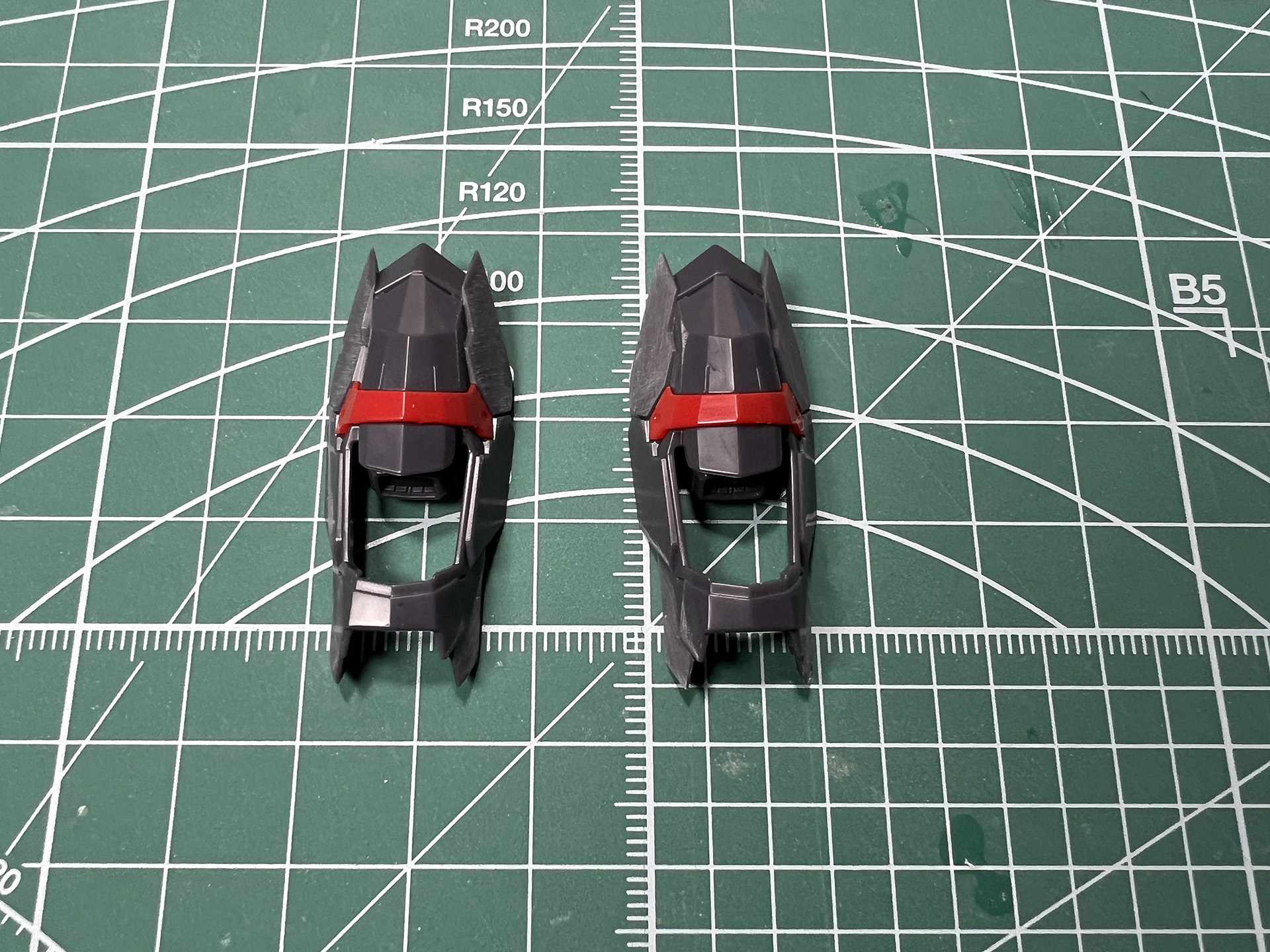 側面に装備するブースターパーツ