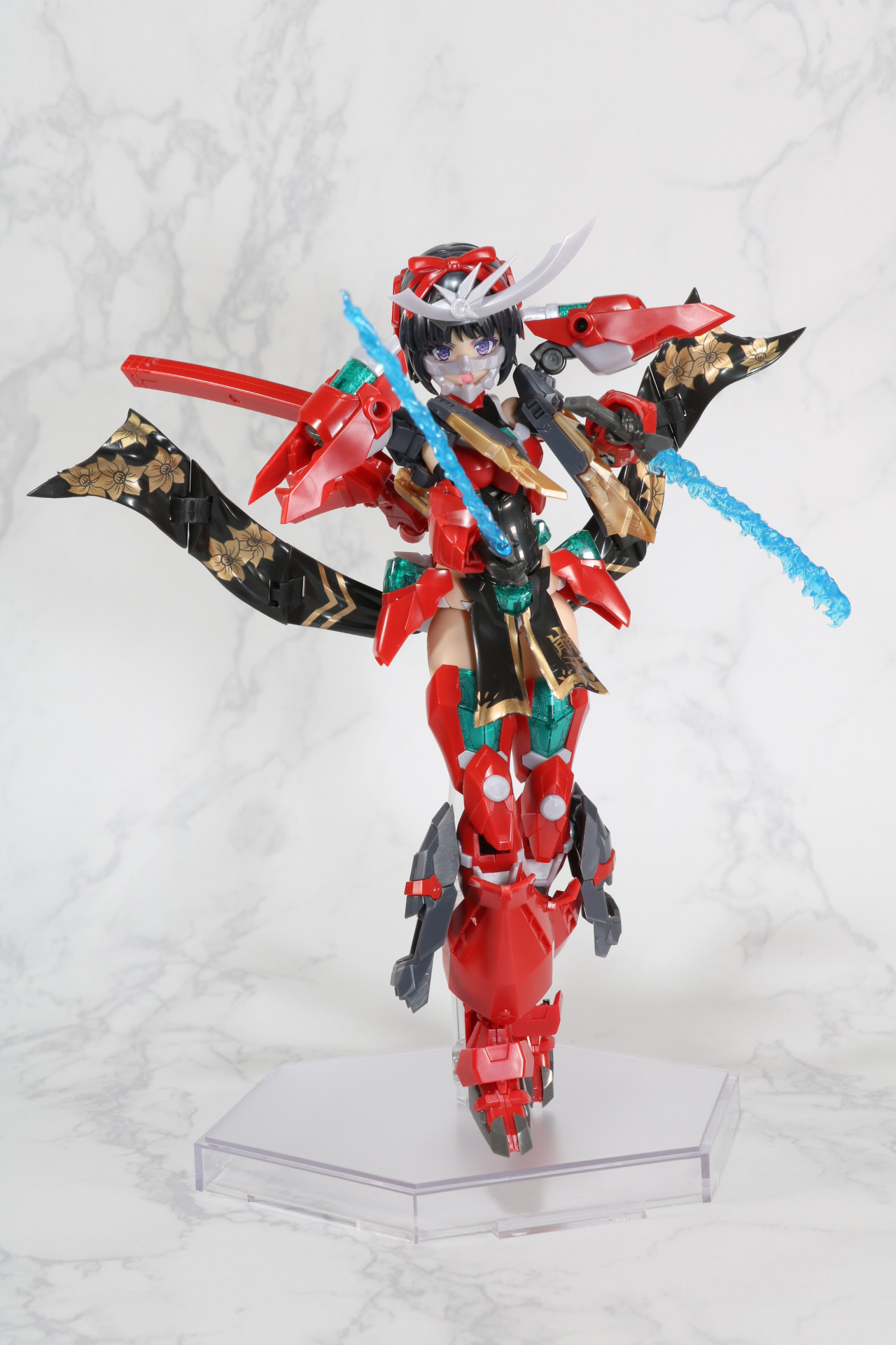 アタッチメントパーツを使用することで足裏に「テンカイ」、「サツガ」を装着したアクションも可能