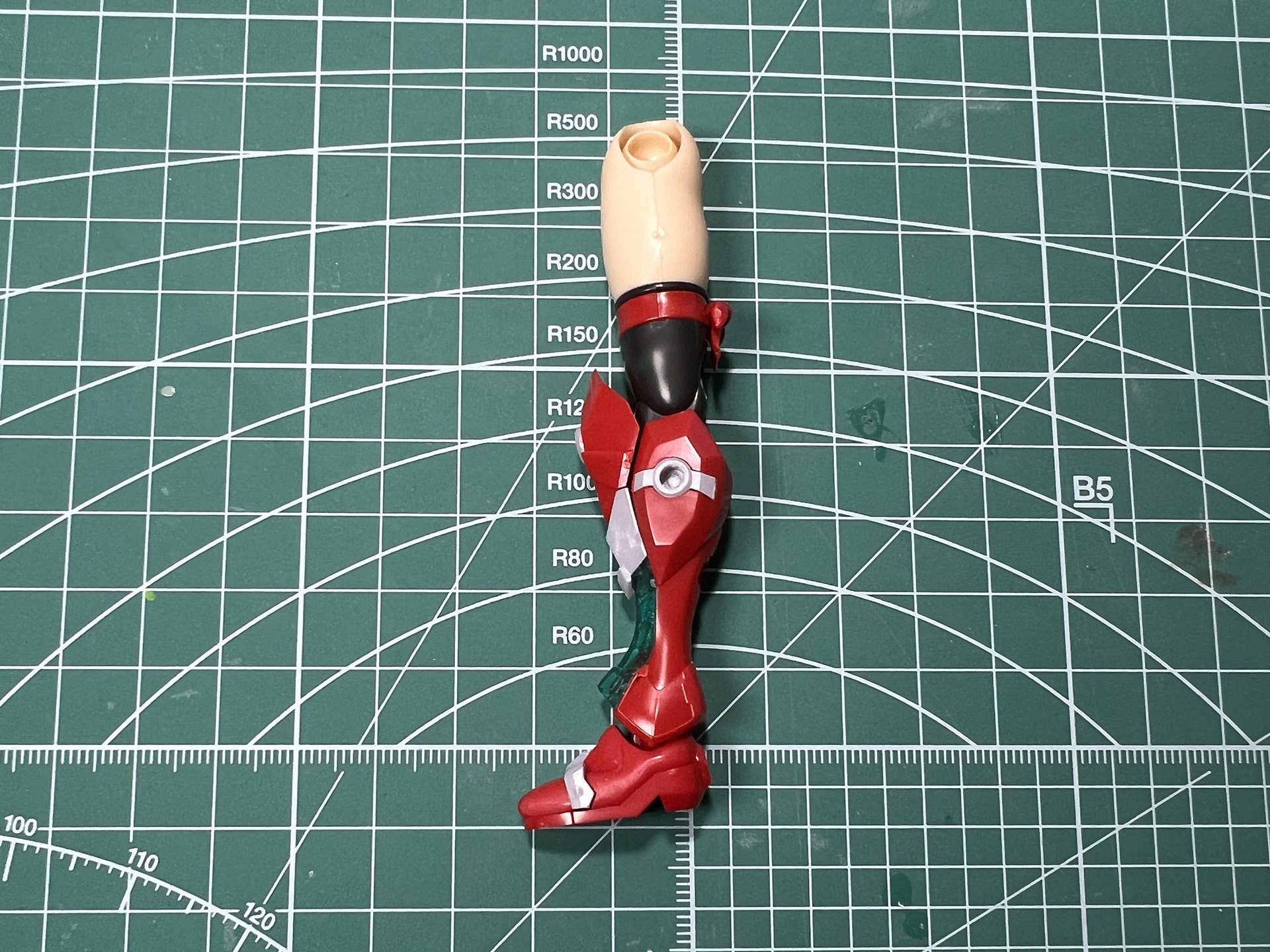 可動は膝や太ももの軸可動などが備わっている