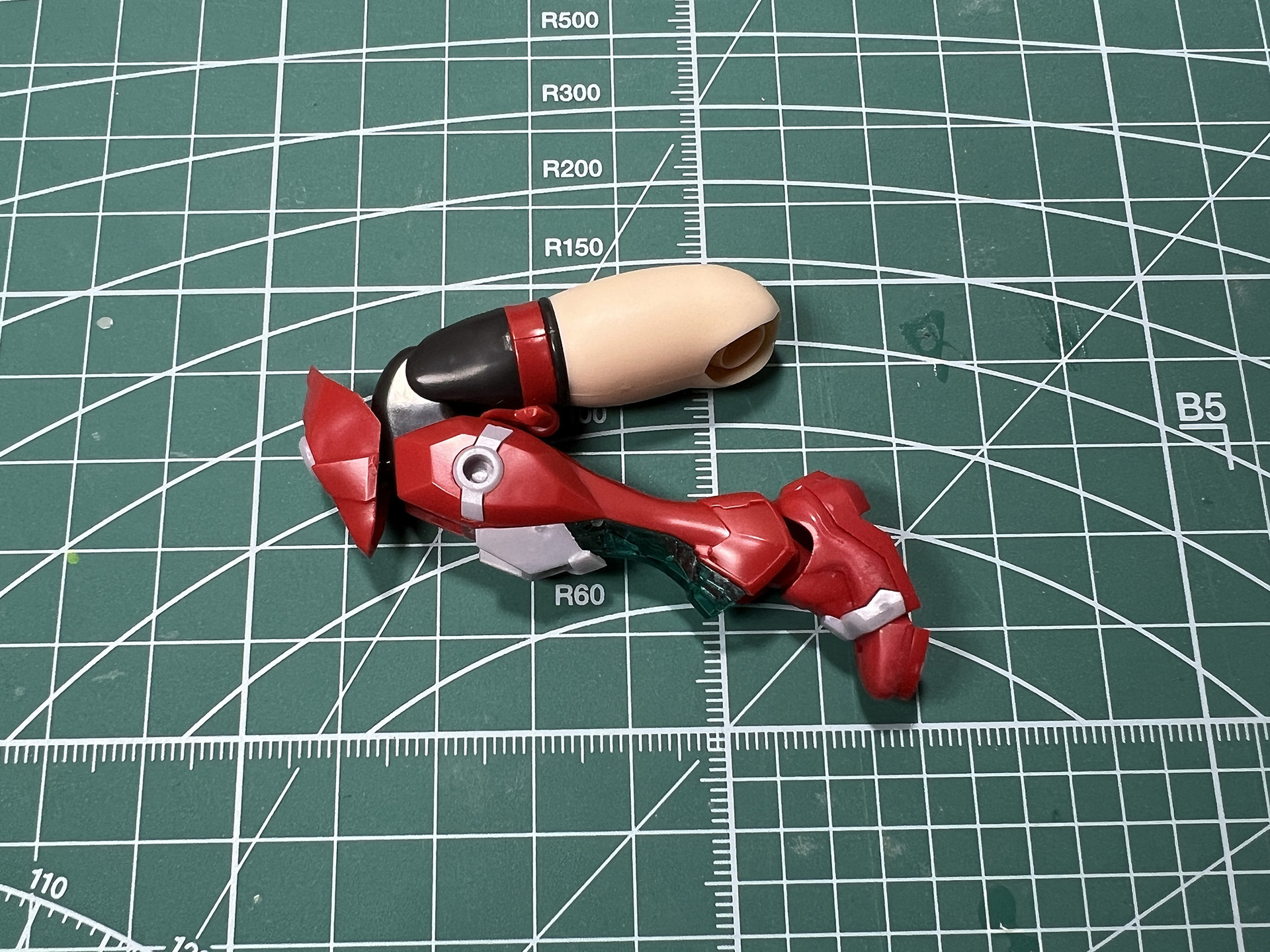 可動は膝や太ももの軸可動などが備わっている