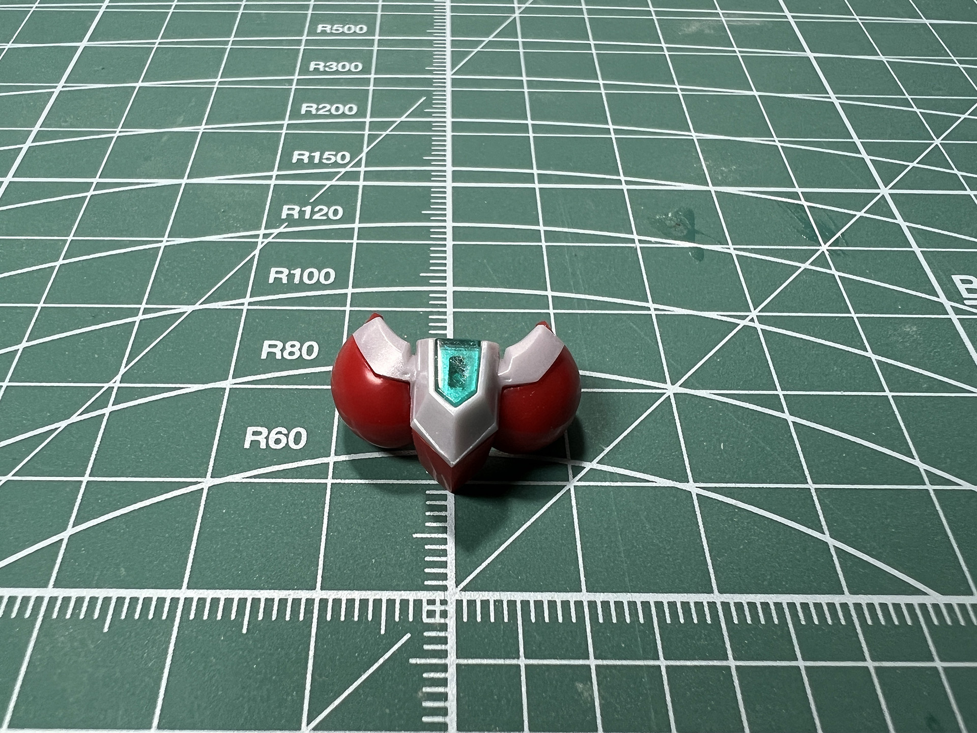 胸部パーツも鎧のようなデザイン