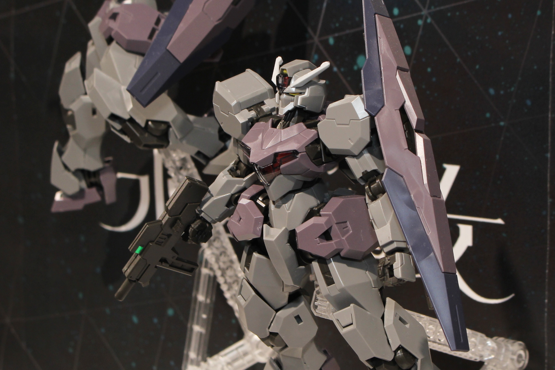 見た目はMSそのものだが、ルブリス・ウルとルブリス・ソーンのガンビットである