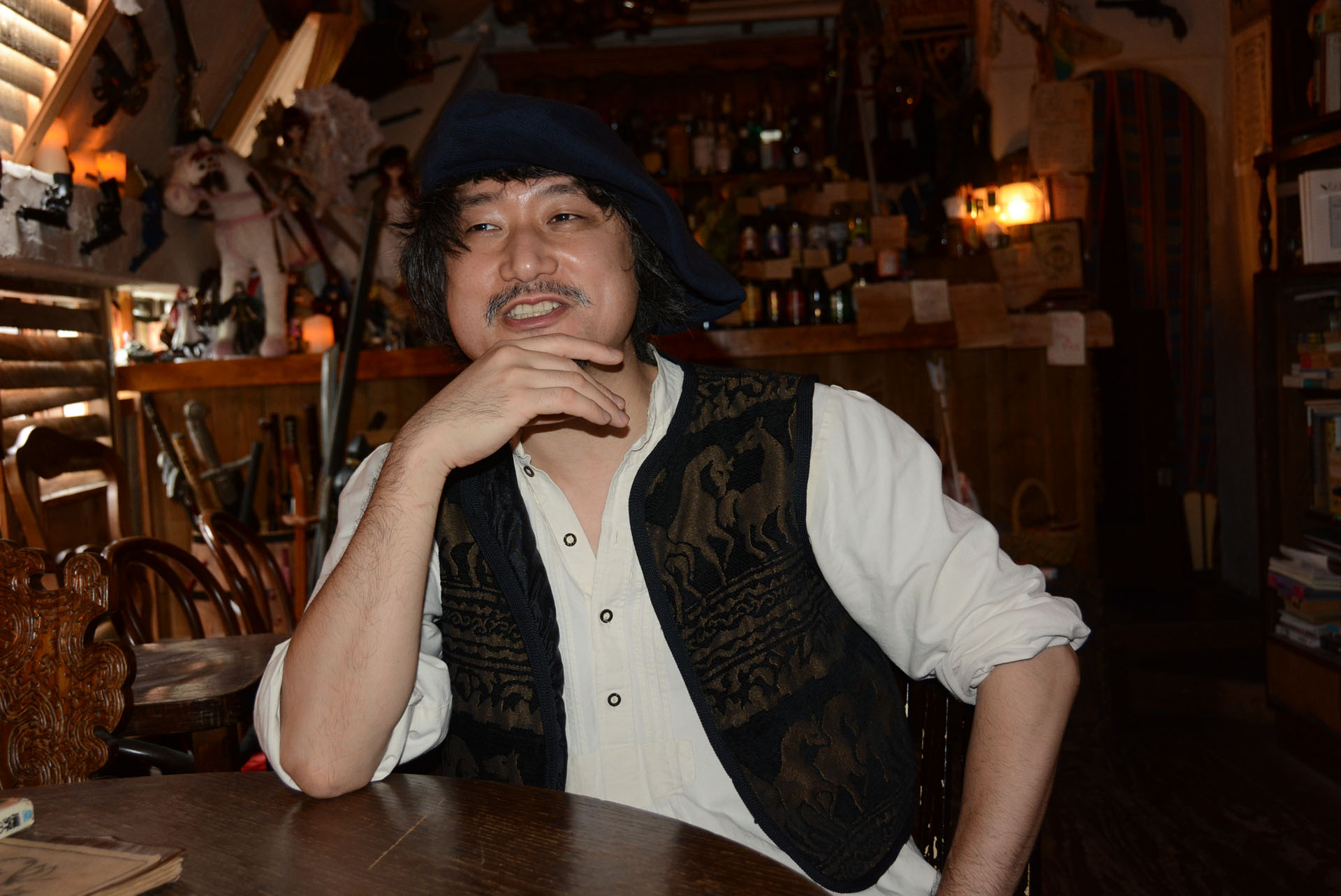 「14」のマスター、おみつ氏。こだわりの衣装は“メキシコ人キャラクター”として細かい設定があるとのこと