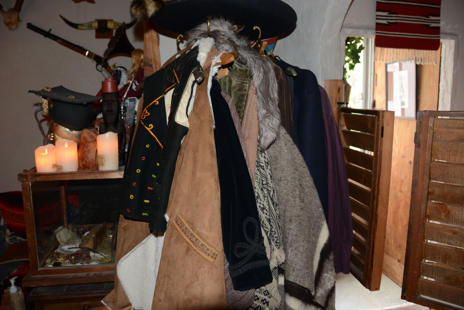 帽子、ガンベルト、衣装とお店で借りることも