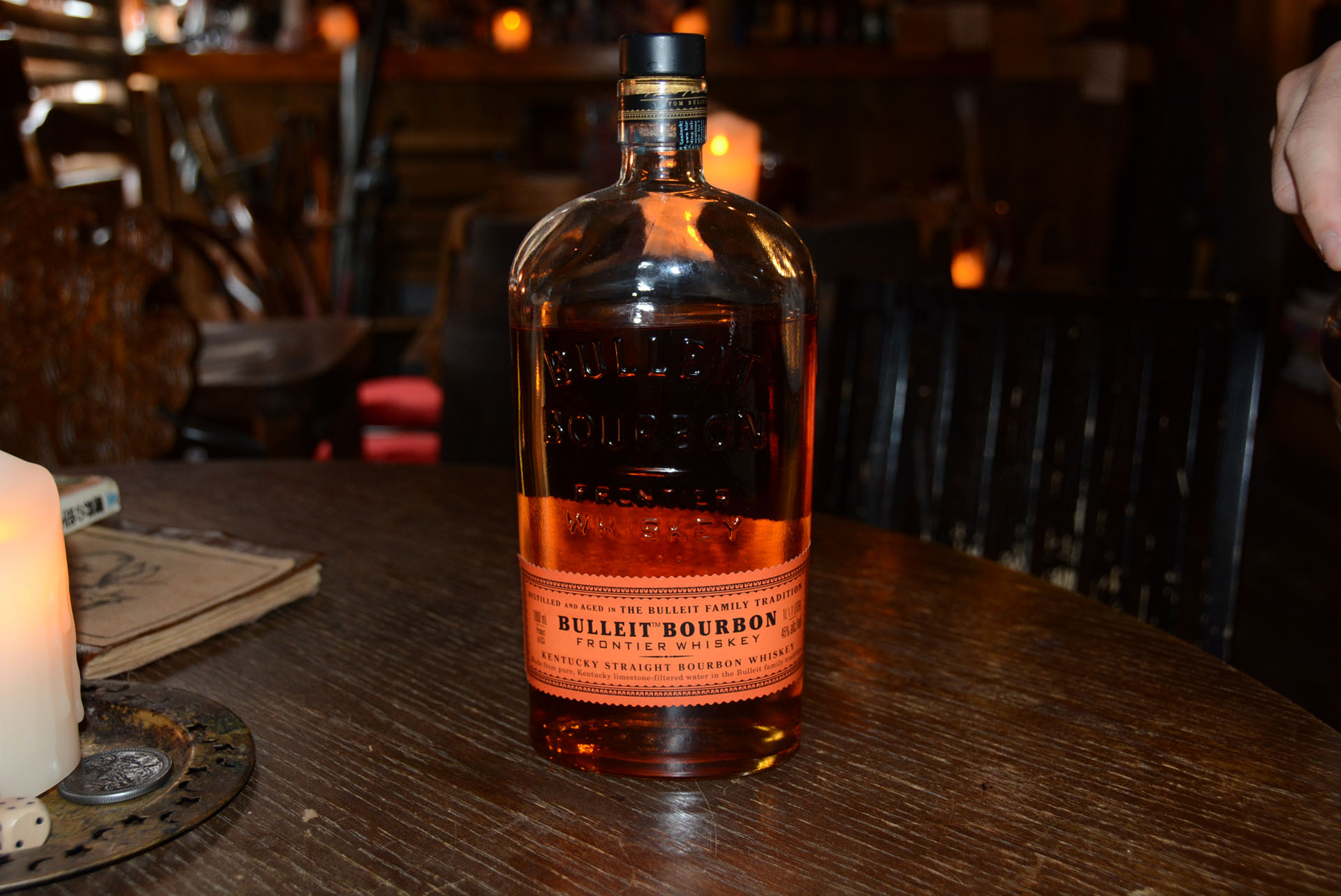 開拓時代の前から作られたバーボンを復刻させた「BULLEIT BOURBON」