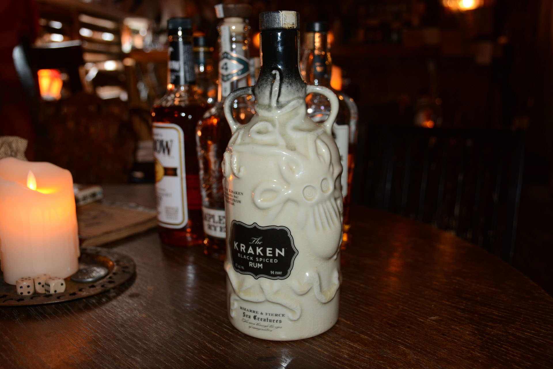 クトゥルフを思わせる瓶が面白いスパイスドラム「KRAKEN」