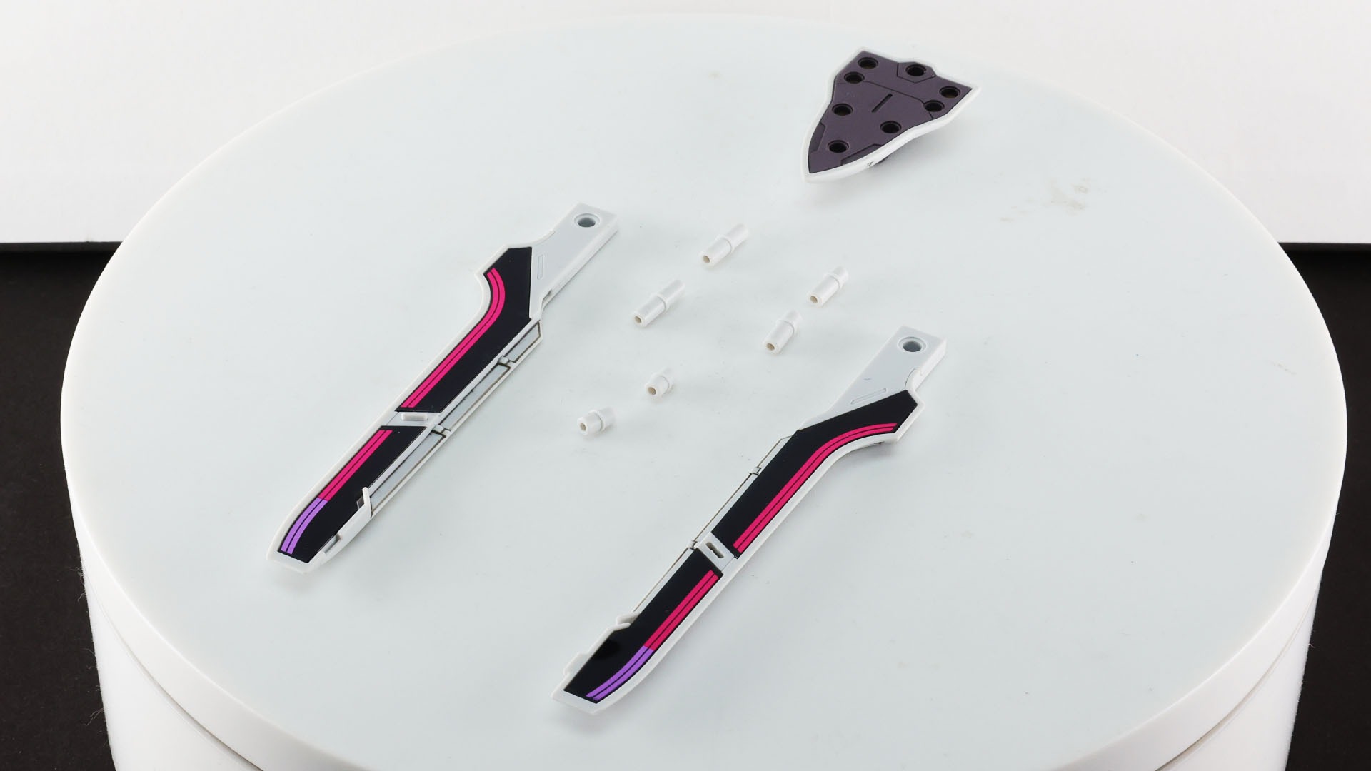 各ビットステイヴは3種類の小さい3㎜軸で固定されます