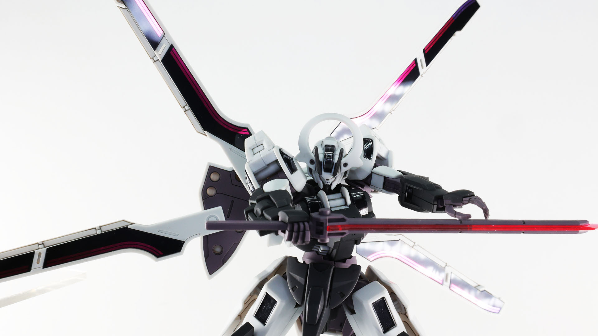 背面にX字に展開させることができます