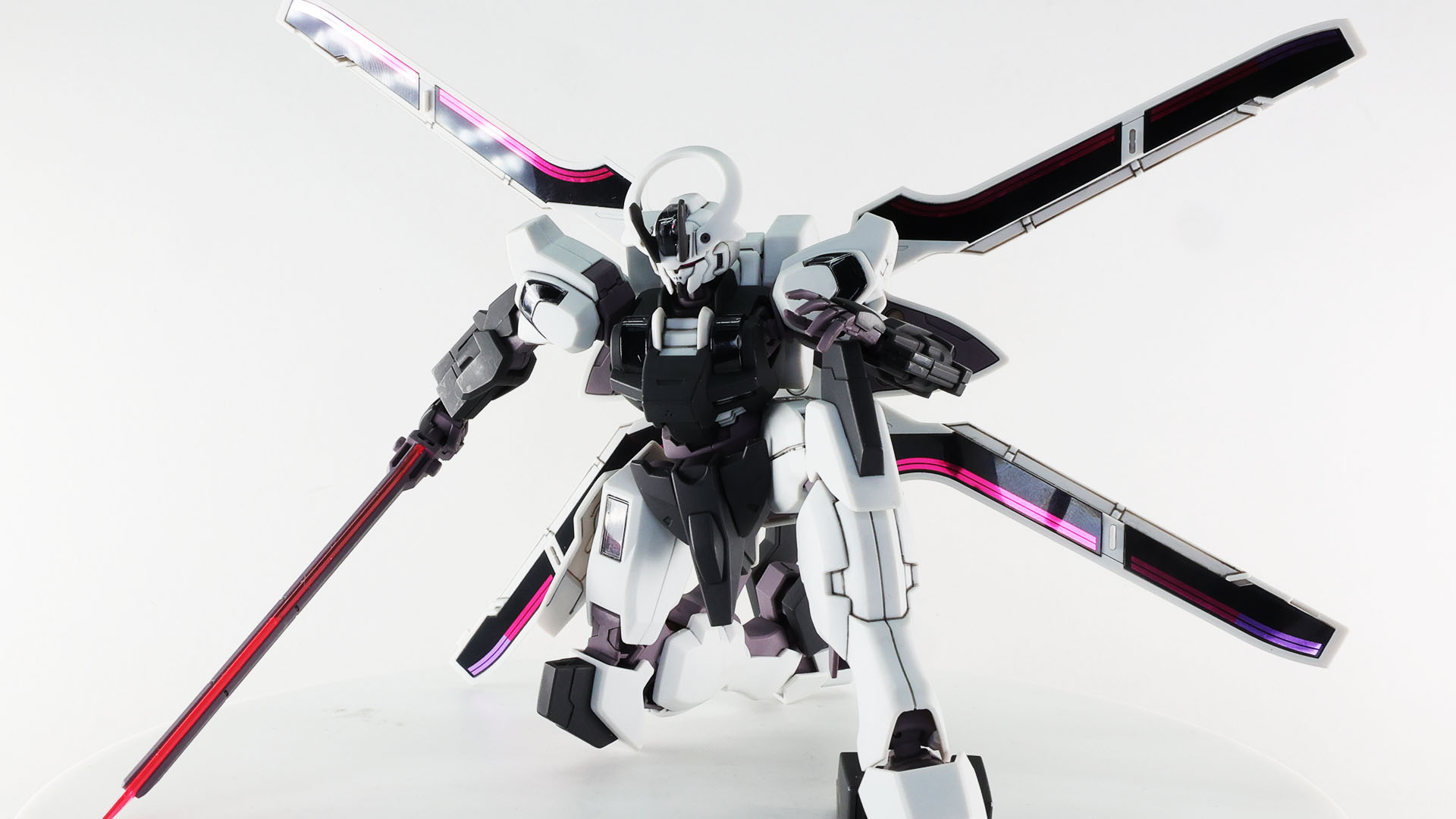 羽根のように設置もできます。表裏を入れ替えることで効果が上がりそうです