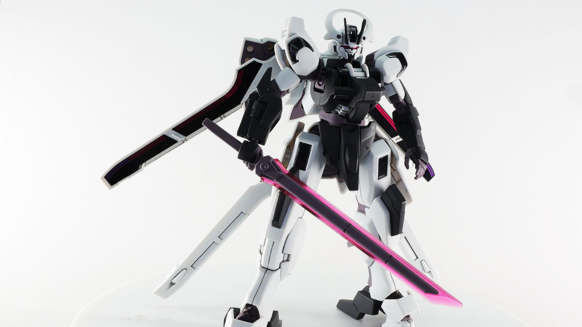 羽根のように設置もできます。表裏を入れ替えることで効果が上がりそうです