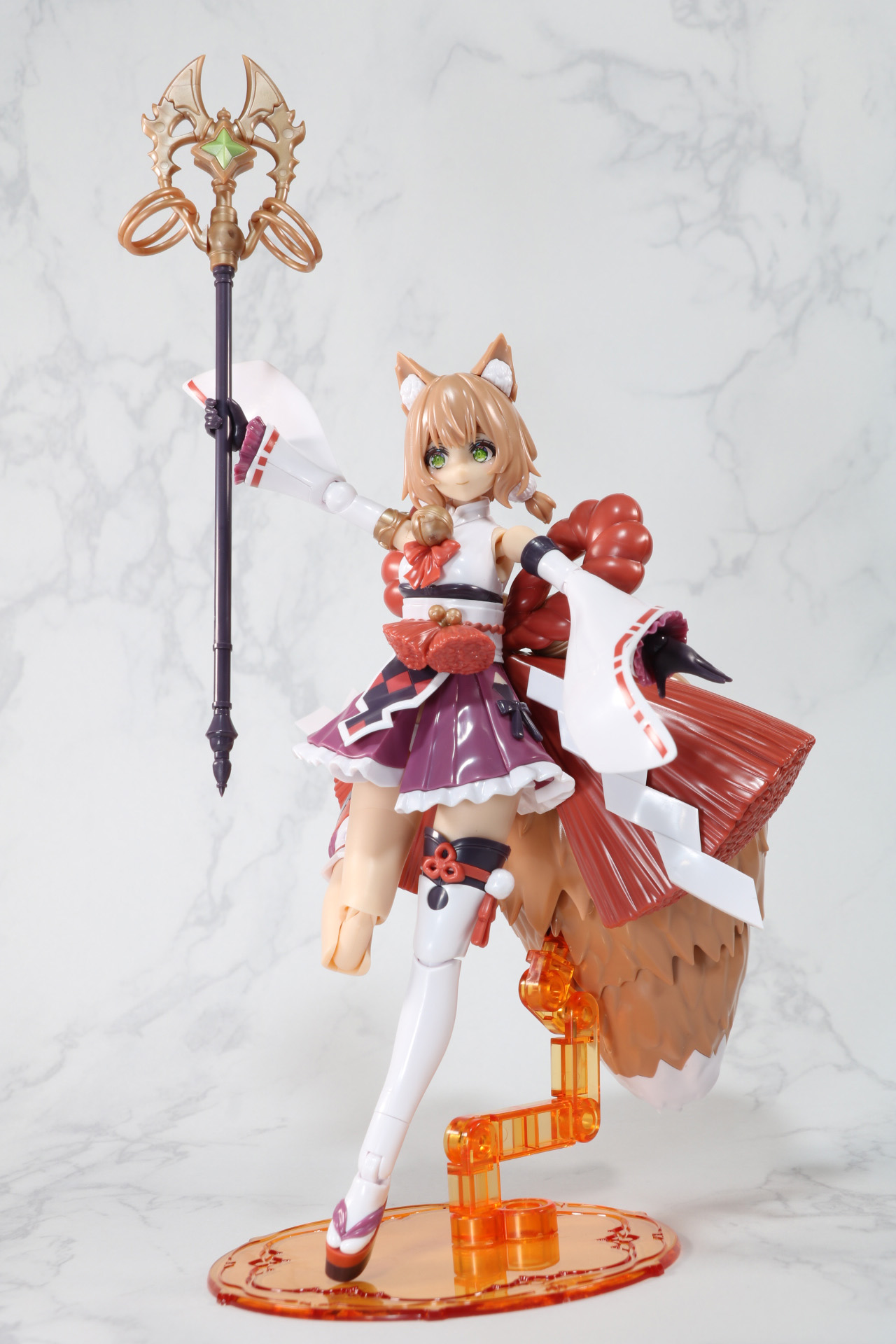 仕込み刀を引き抜くようなポーズも可能