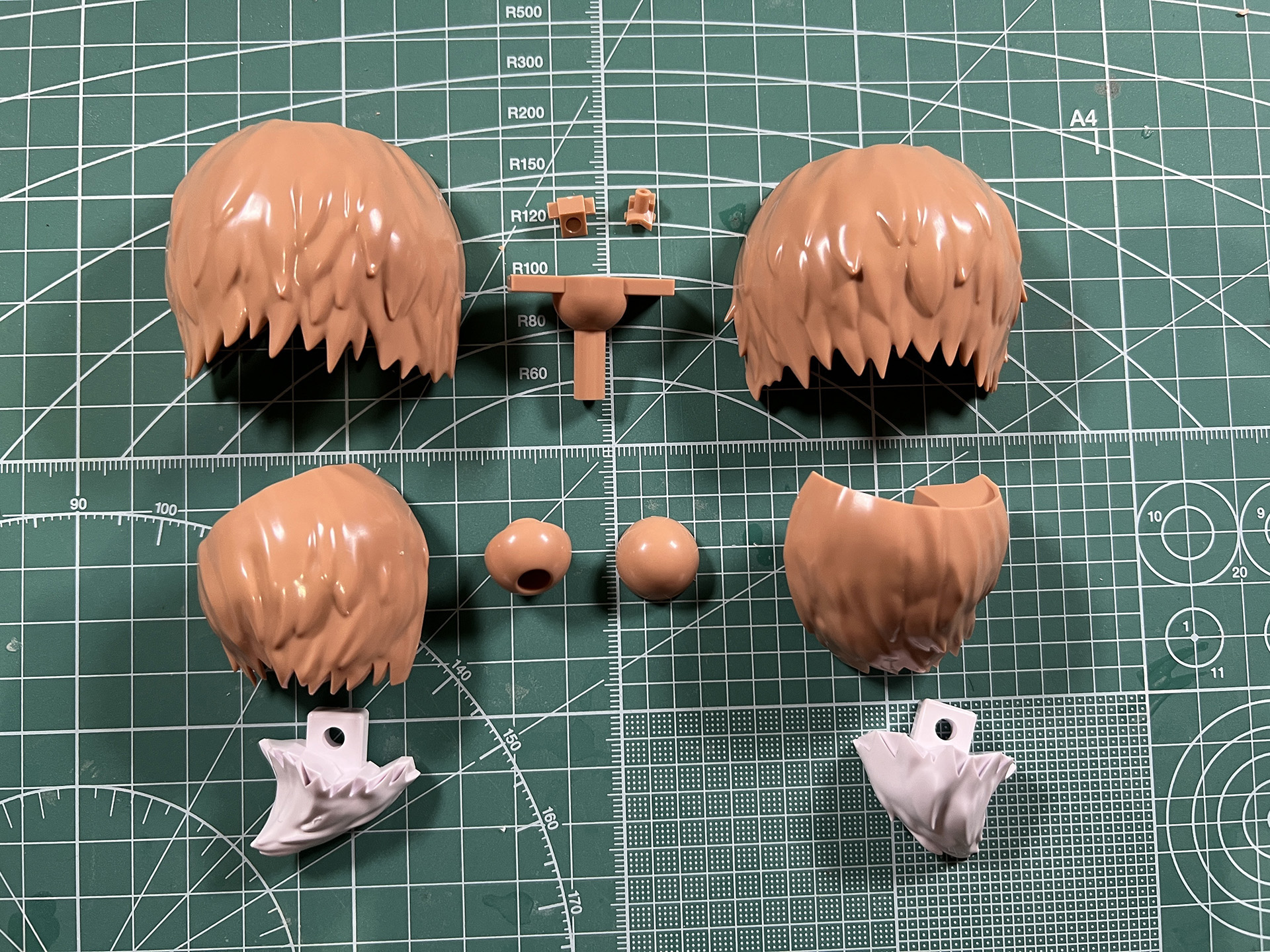 尻尾パーツは大きめ構成で、アクセサリのない戦闘向けのデザイン