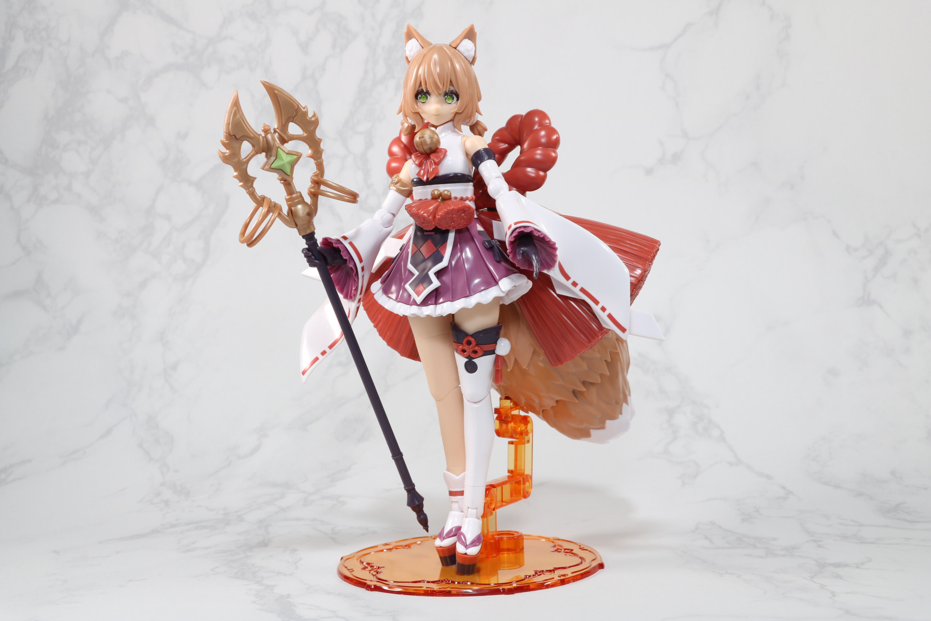 アクセサリや袂などで正面からのボリュームもアップ