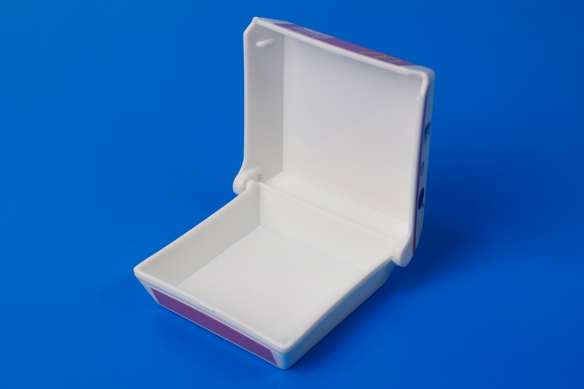 フタを開くとこんな感じだ