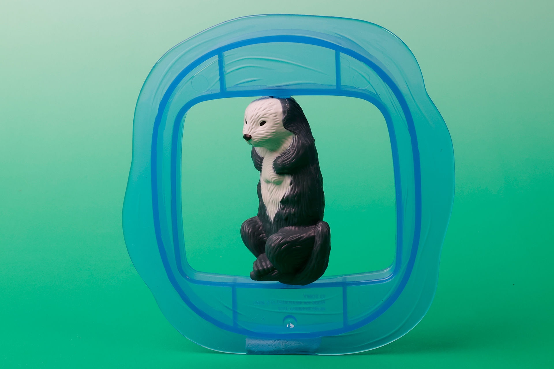 水面パーツの中央を軸に、ラッコだけを回転させられるようになっている