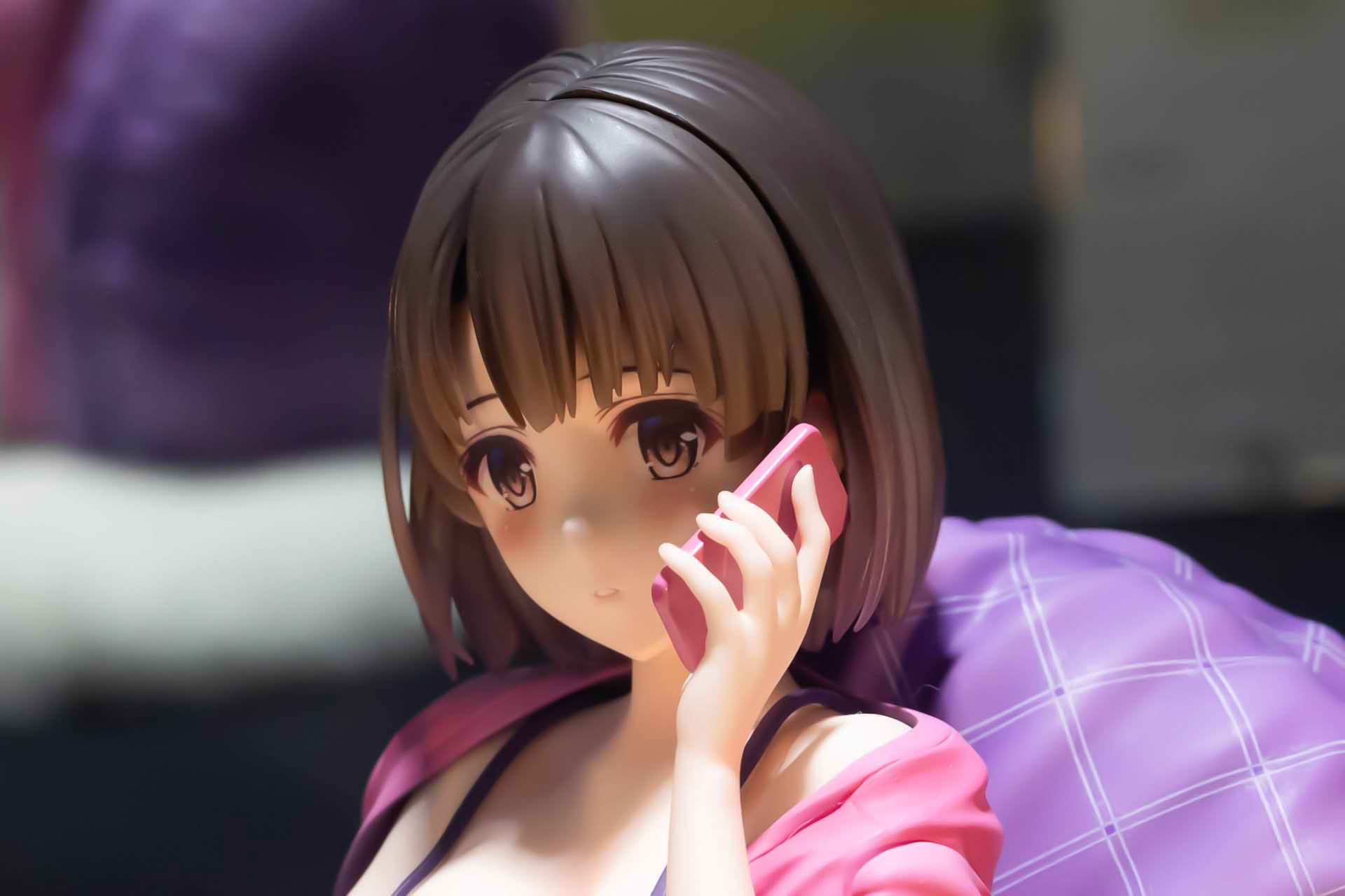 まさにスマホで会話しているといった雰囲気が出ている