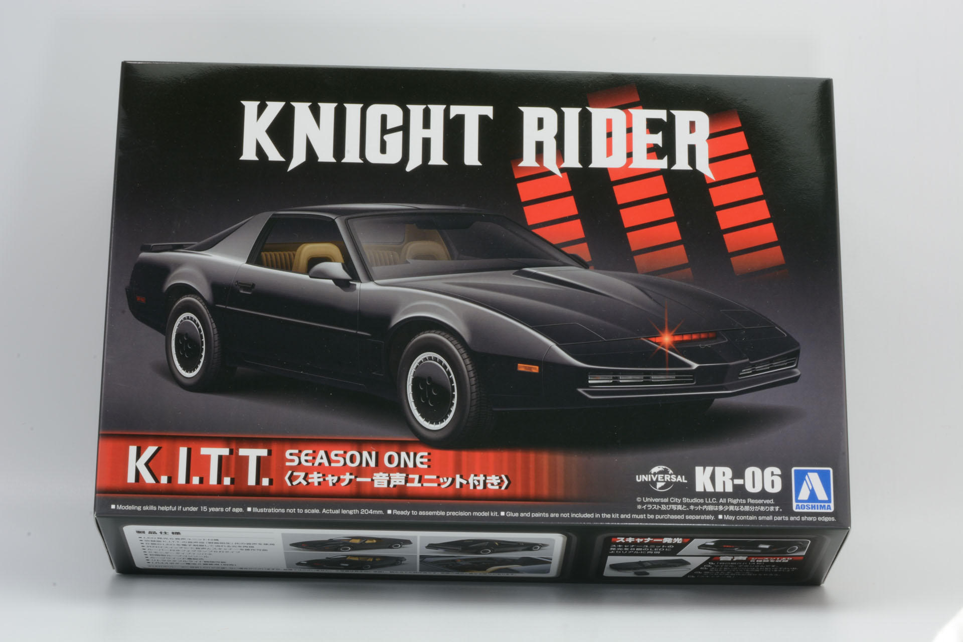 劇中のシックなイメージを想起させるパッケージ