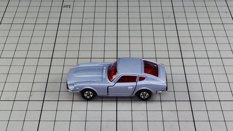 サイド：フロントセクションがとにかくロング！