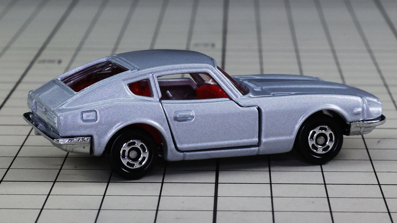 かわいい印象もあるリアセクション