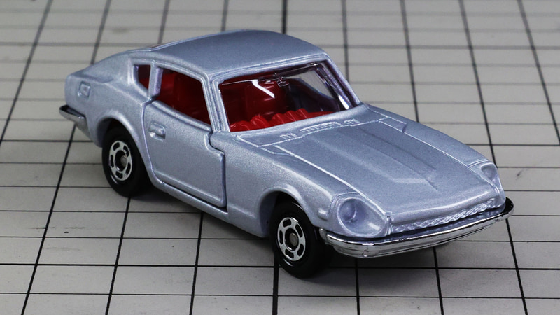 ドアを開けると内装が見えます