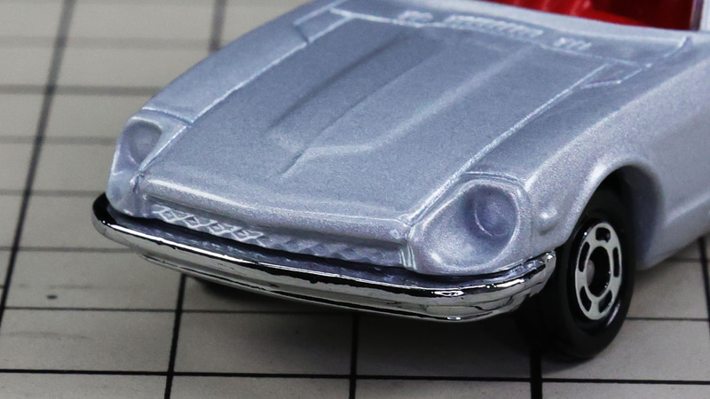 クロームメッキのシャーシはバンパーにもなっていて雰囲気がとてもいいです