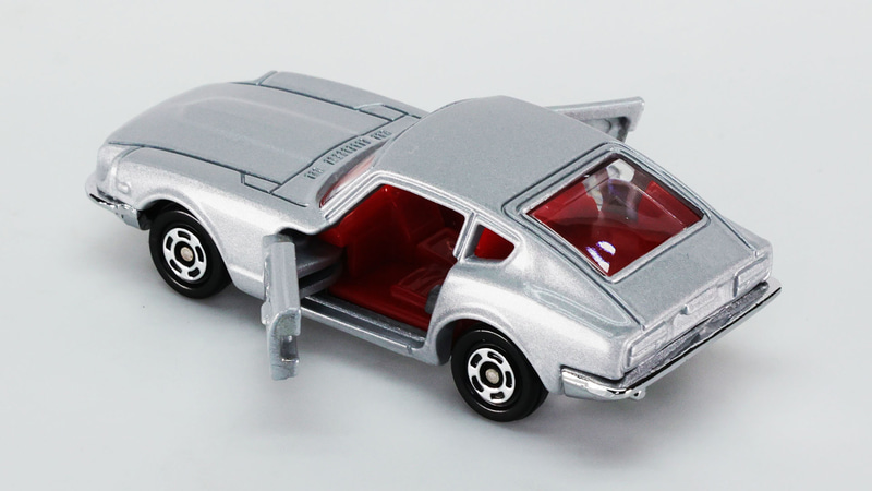 ちょっと角度を変えるだけでも表情豊かなのがわかります