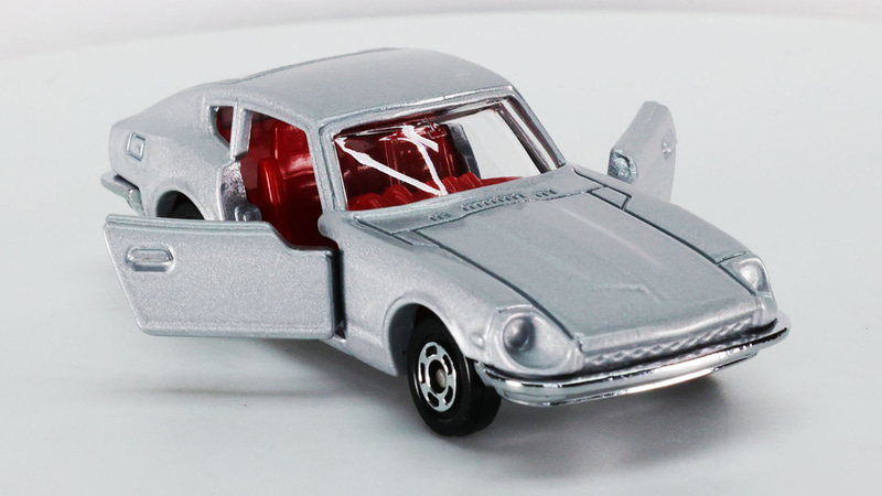 ちょっと角度を変えるだけでも表情豊かなのがわかります