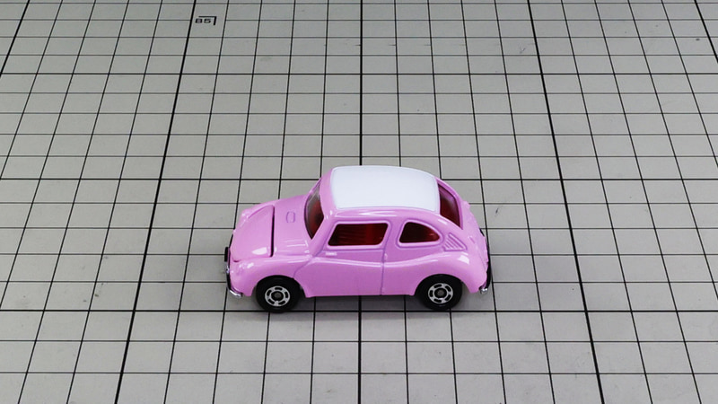 サイド：終始丸っこいボディが愛らしい！